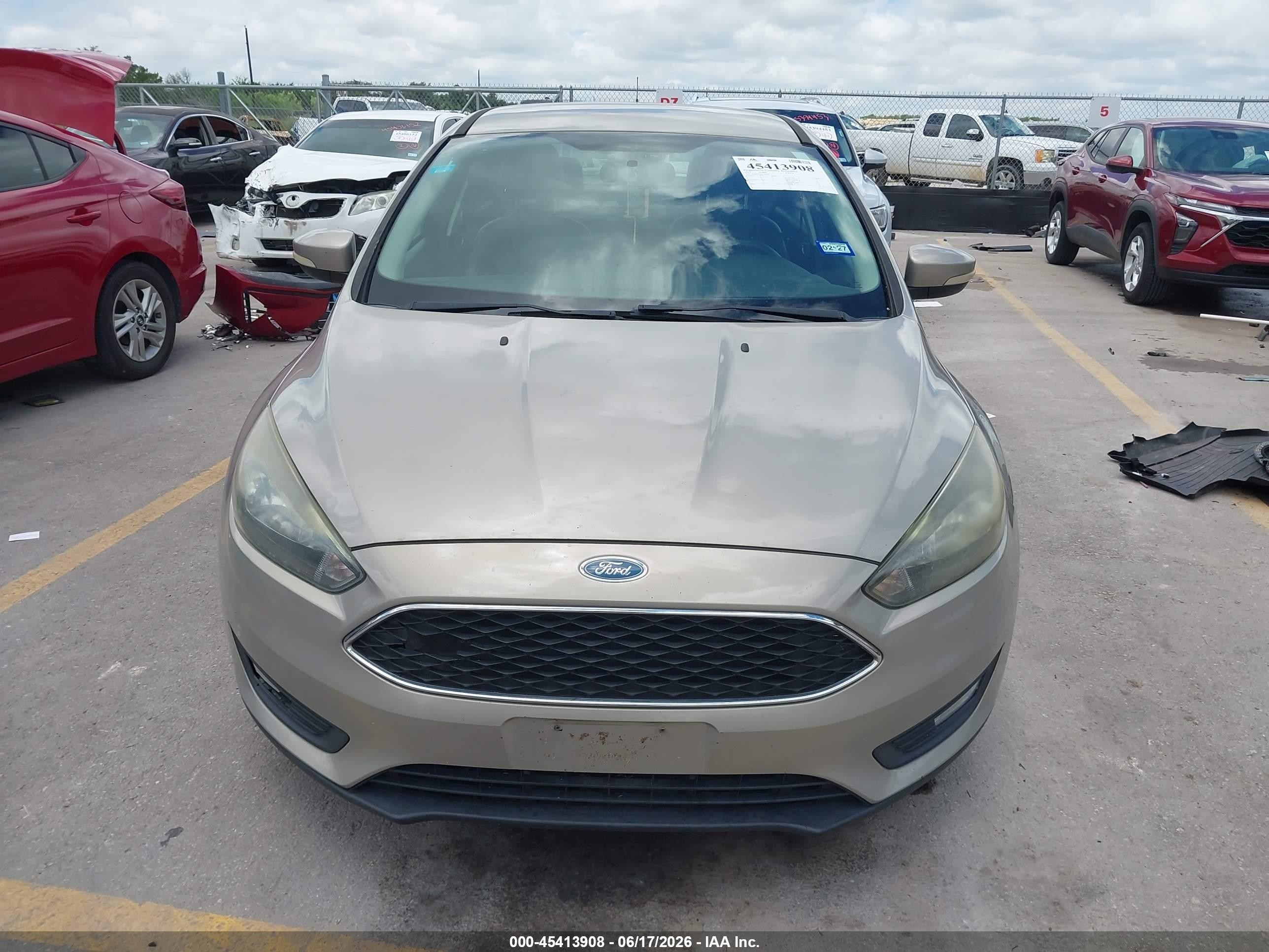 2015 Ford Focus Se Tan vin: 1FADP3F26FL296453
