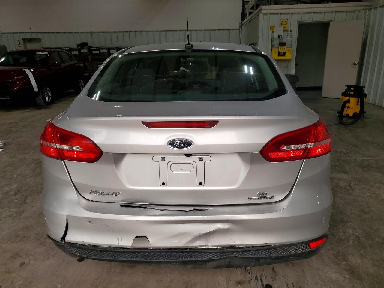 2015 Ford Focus Se Silver vin: 1FADP3F26FL321089