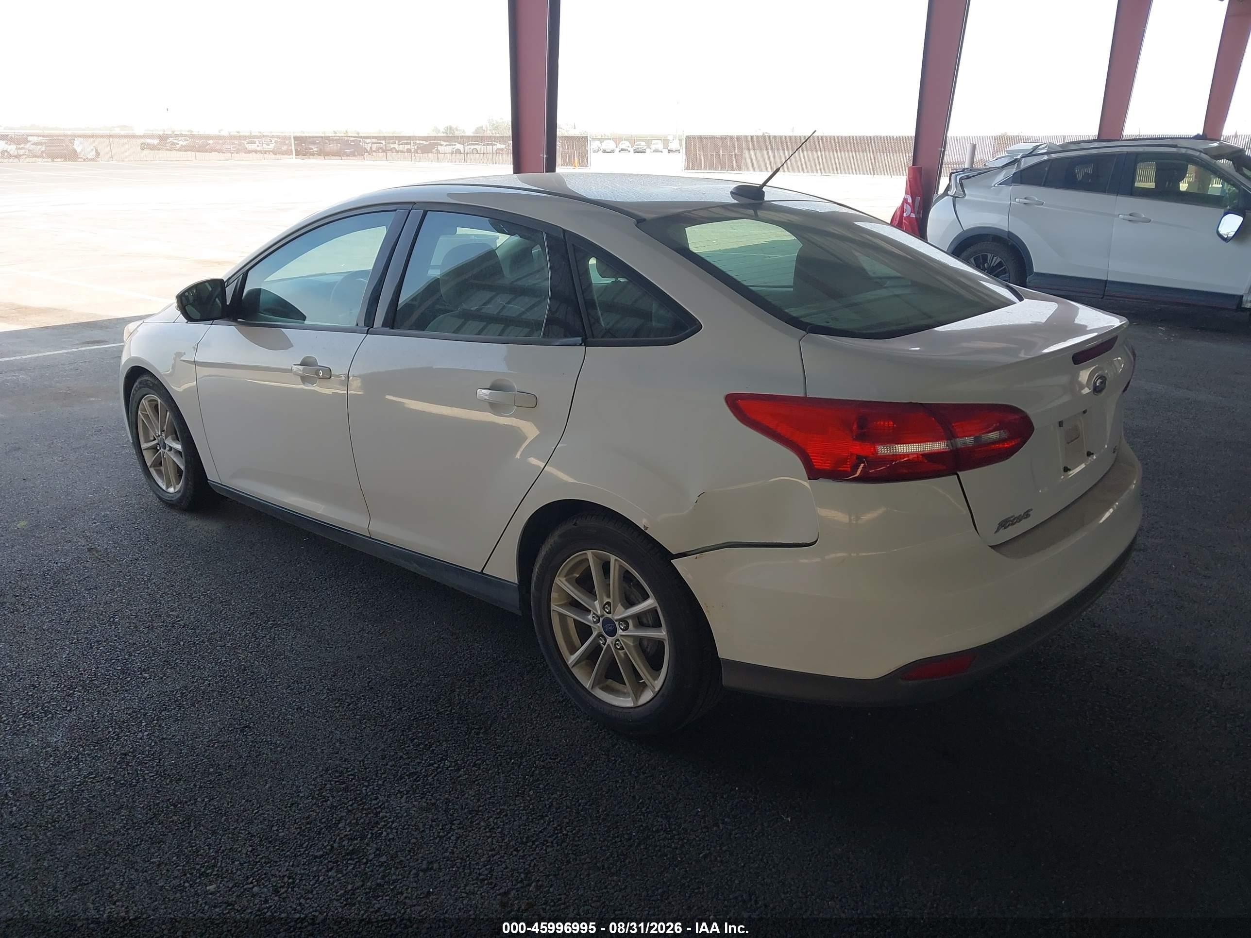 2015 Ford Focus Se White vin: 1FADP3F26FL329323