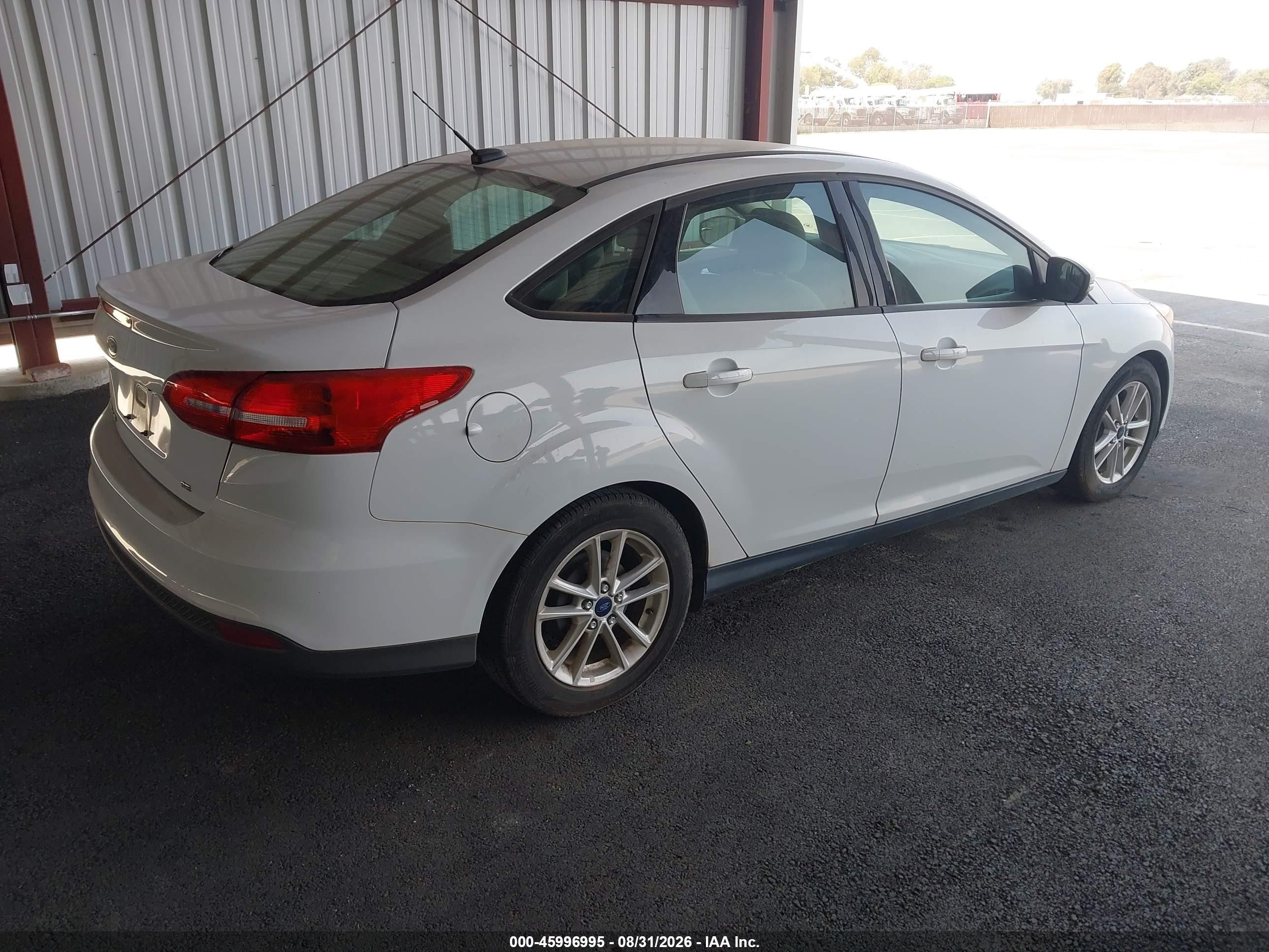 2015 Ford Focus Se White vin: 1FADP3F26FL329323