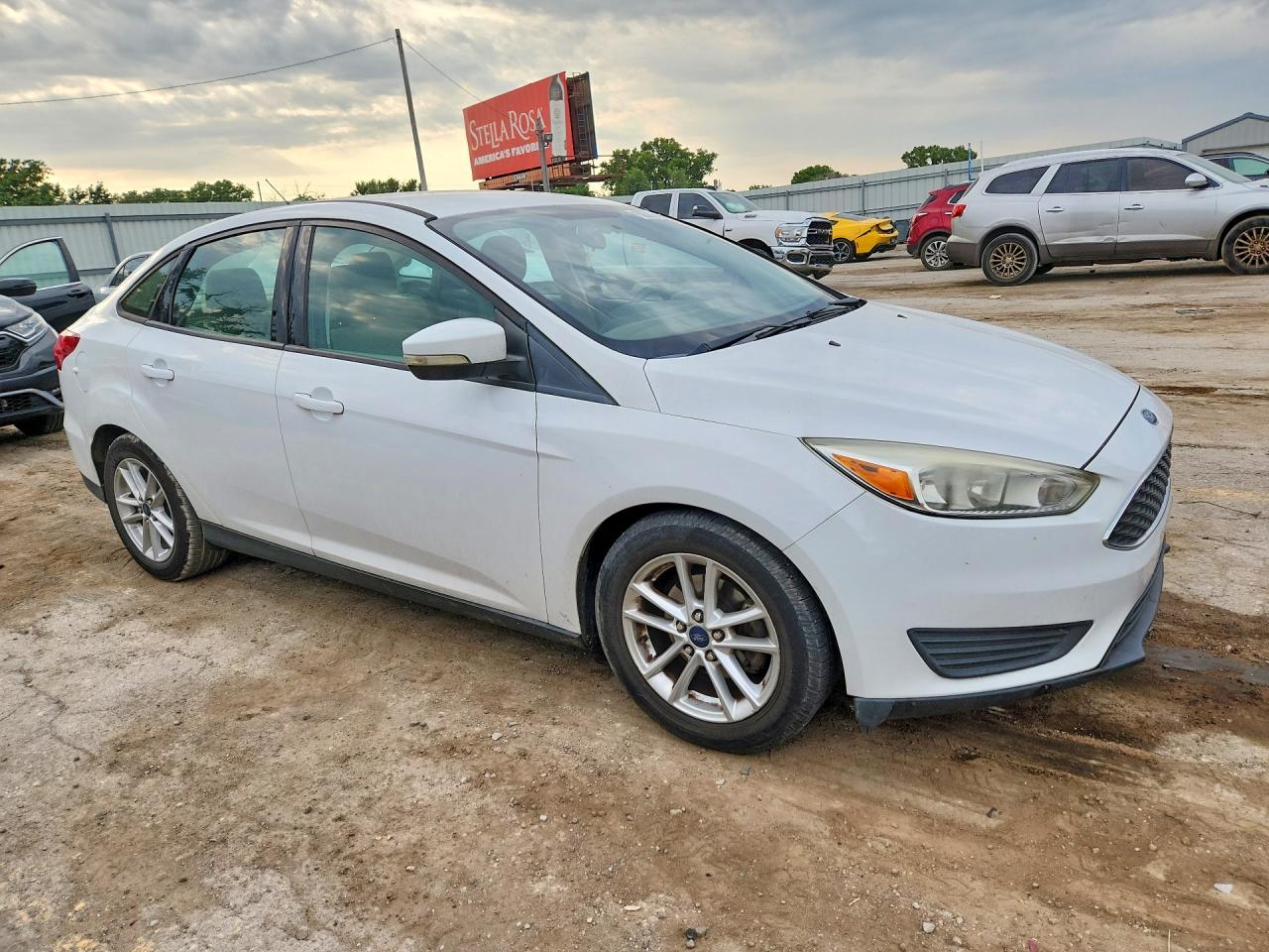 2015 Ford Focus Se White vin: 1FADP3F26FL329984