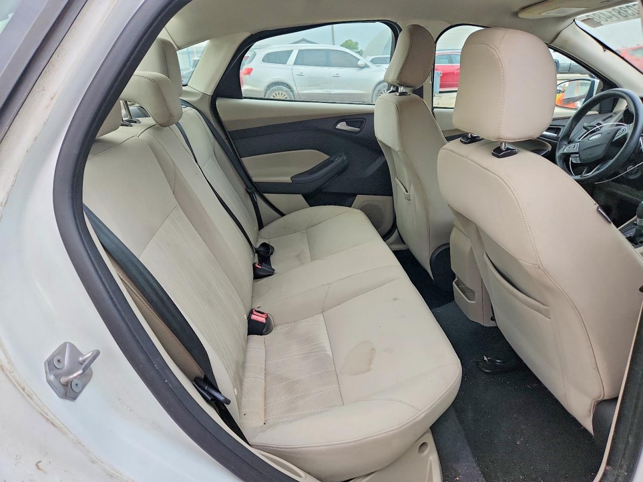 2015 Ford Focus Se White vin: 1FADP3F26FL329984