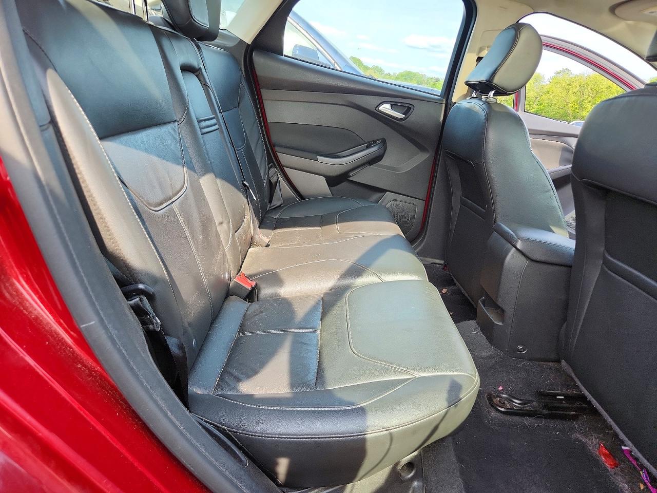2015 Ford Focus Se Бордовый vin: 1FADP3F26FL338166