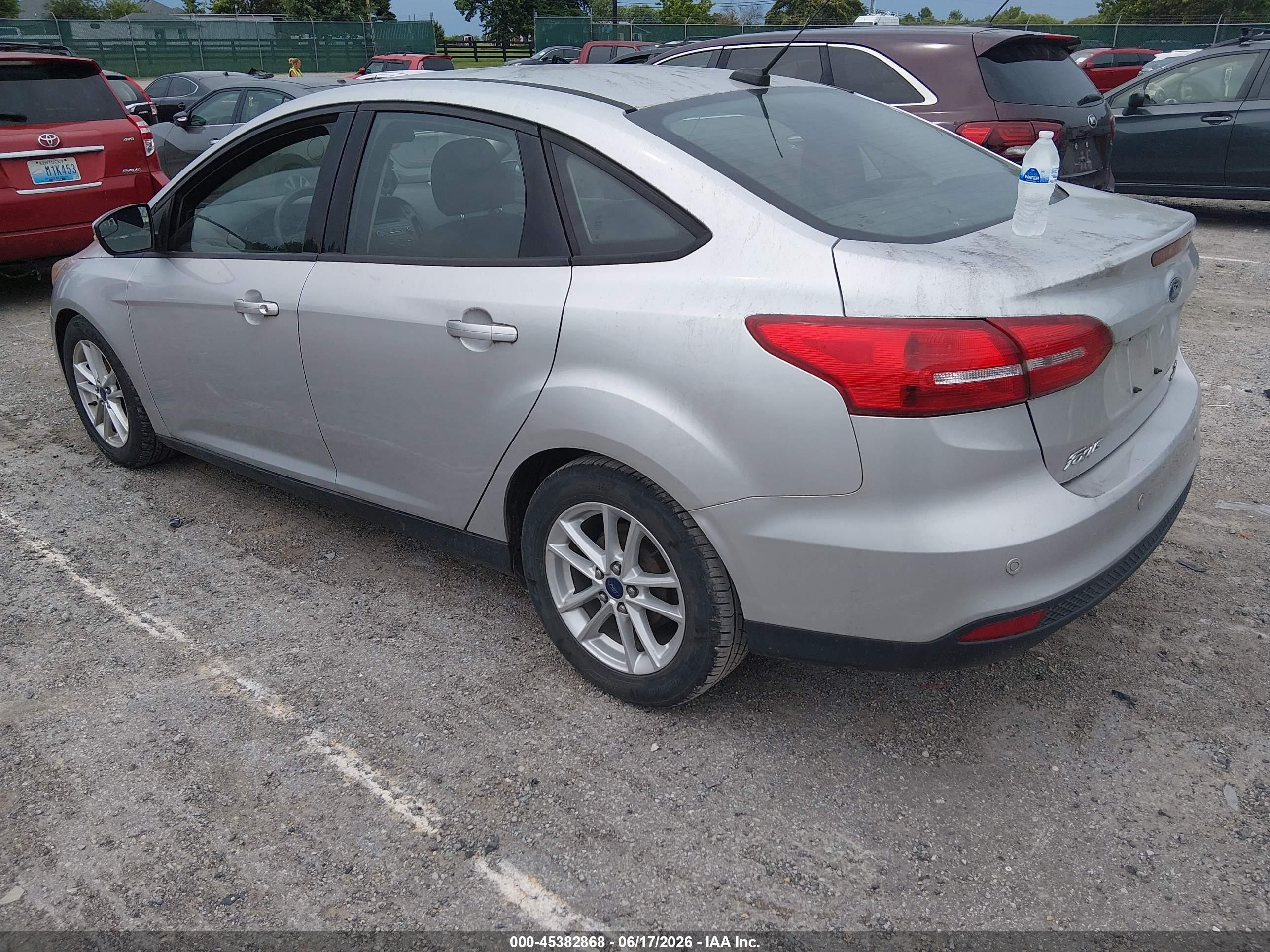 2015 Ford Focus Se Silver vin: 1FADP3F26FL339916