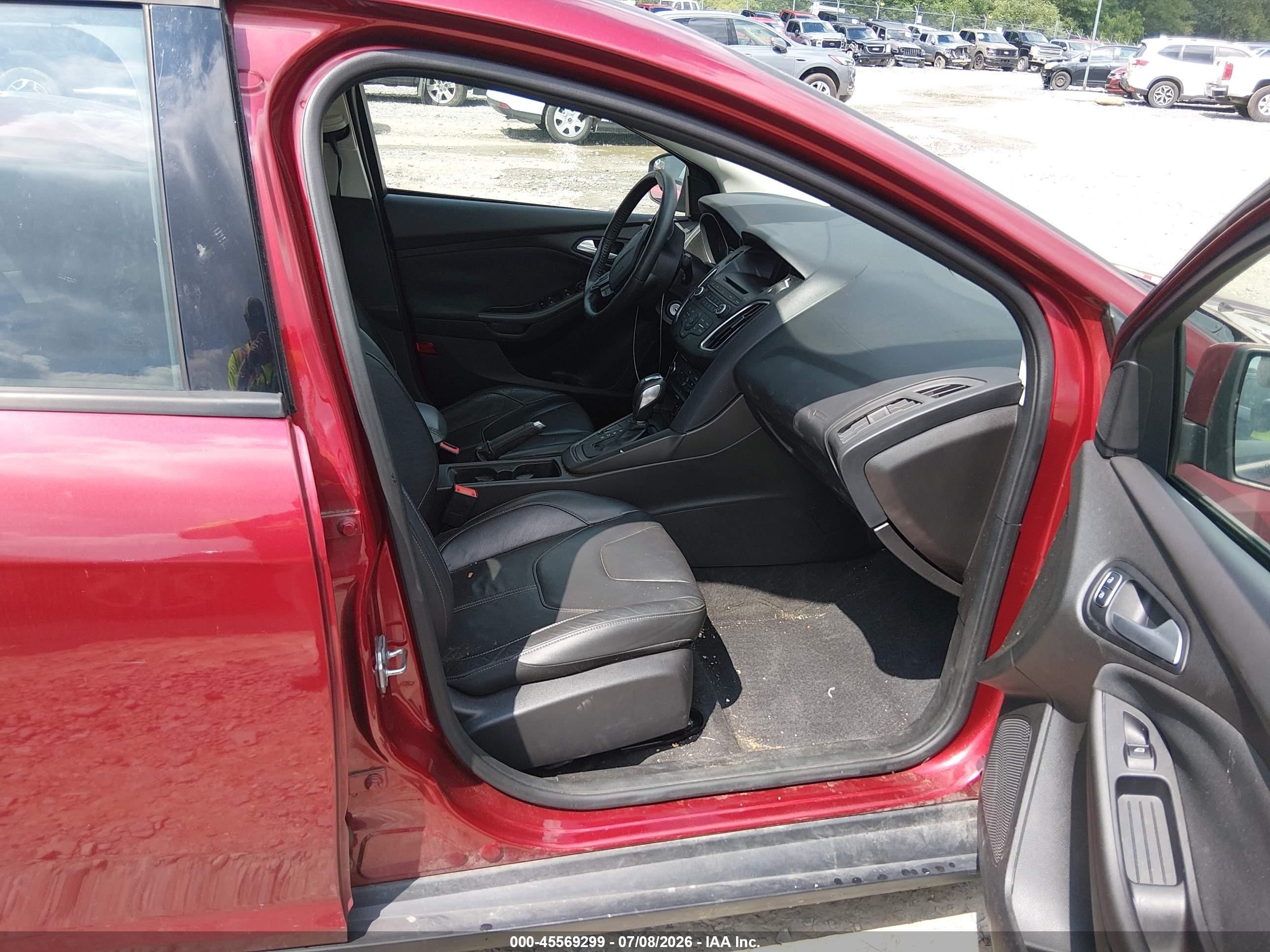 2015 Ford Focus Se Red vin: 1FADP3F26FL347045