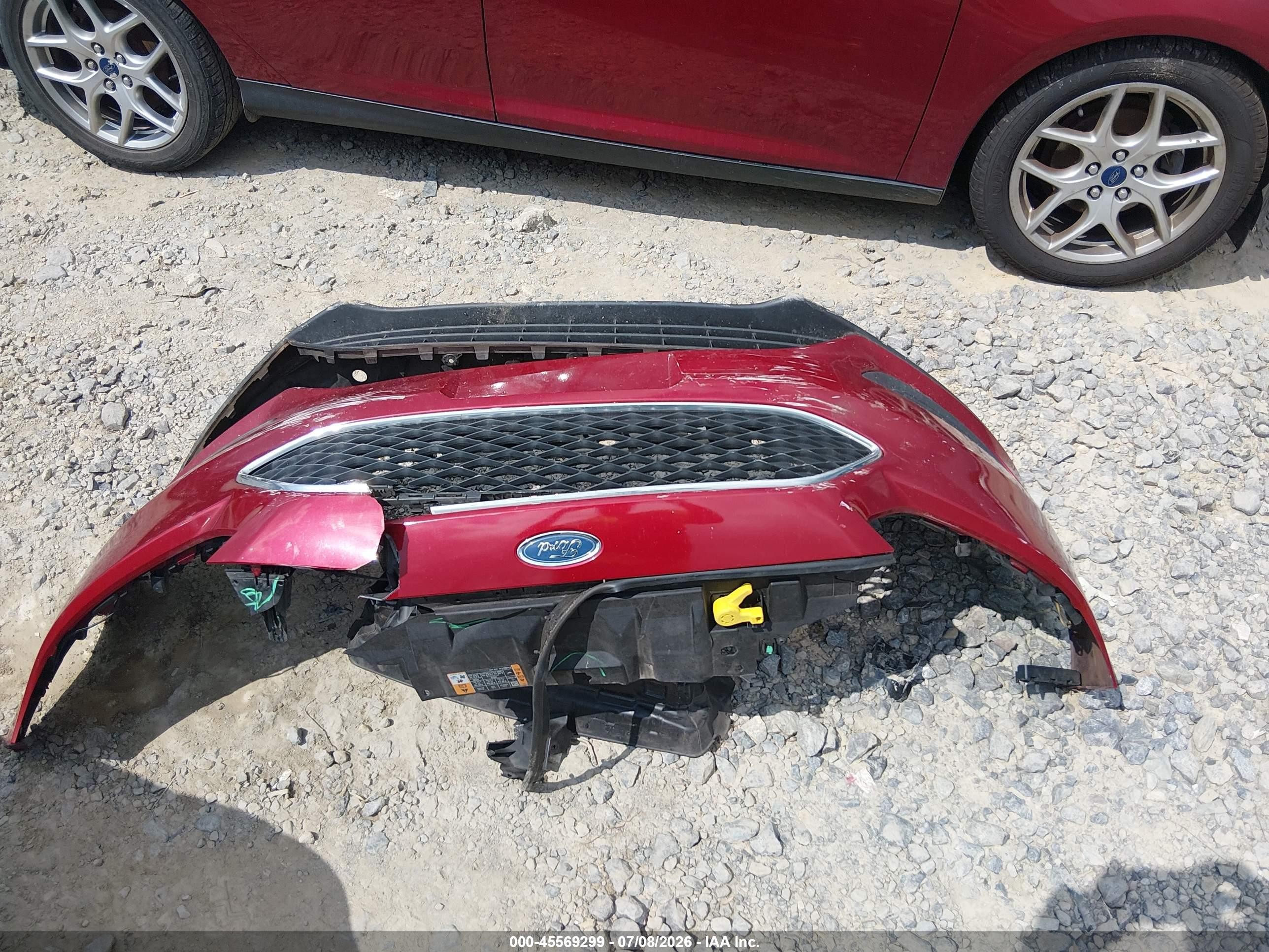 2015 Ford Focus Se Red vin: 1FADP3F26FL347045