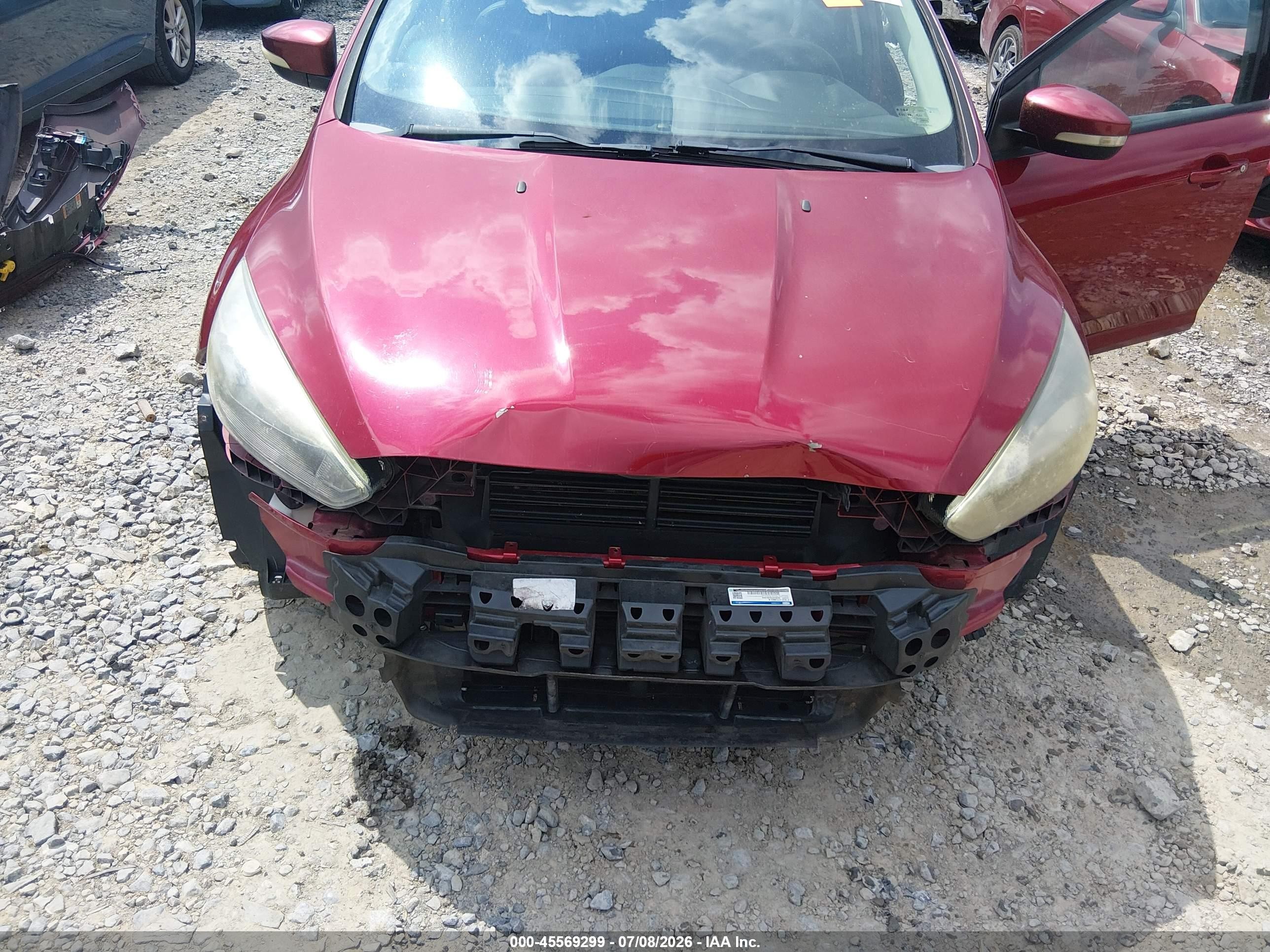 2015 Ford Focus Se Red vin: 1FADP3F26FL347045