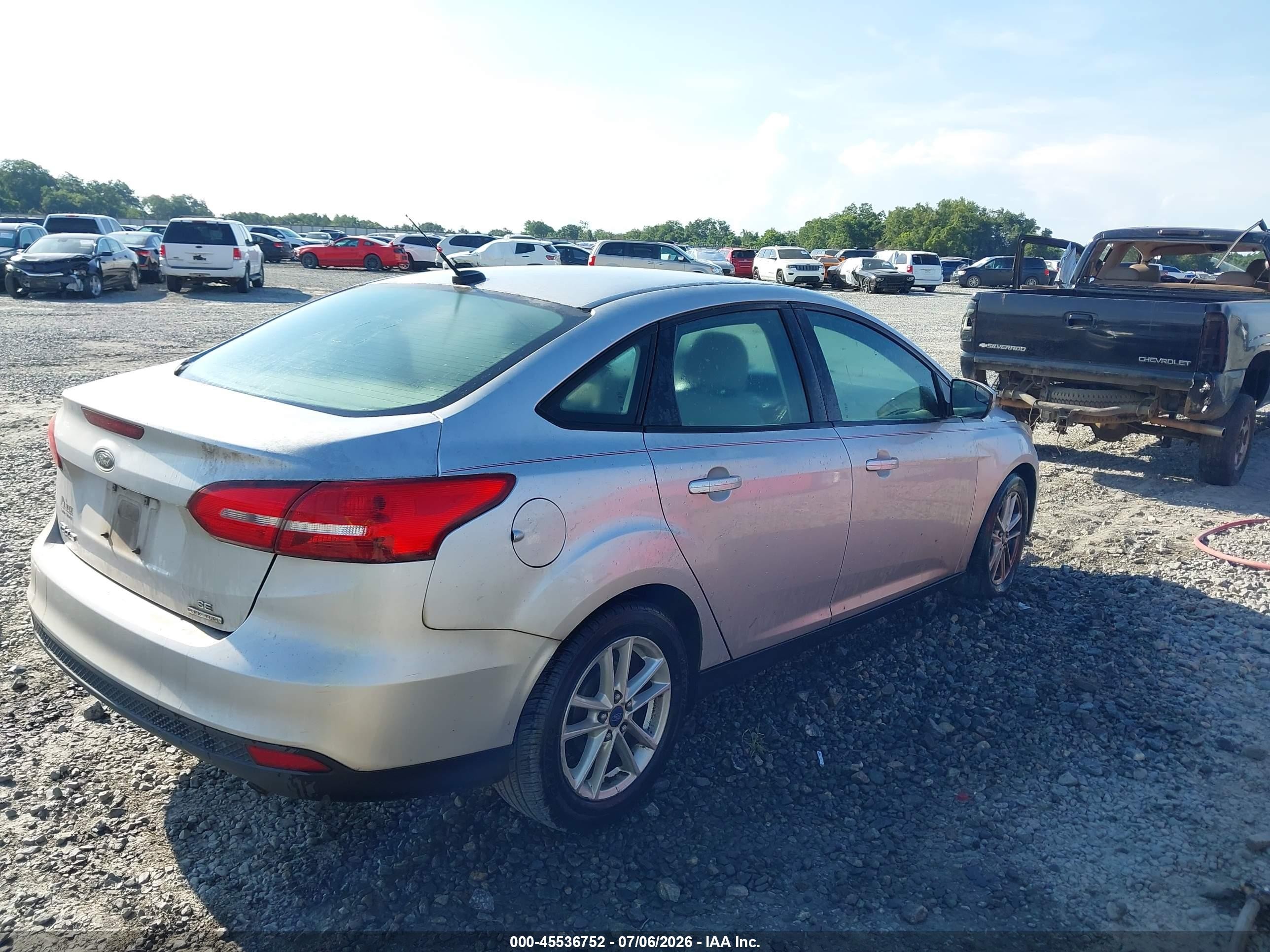 2015 Ford Focus Se Silver vin: 1FADP3F26FL353878