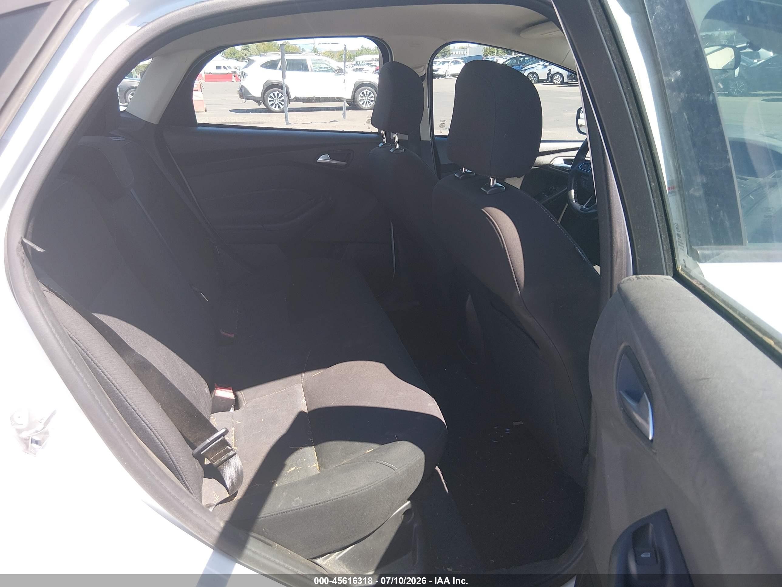 2015 Ford Focus Se White vin: 1FADP3F26FL368915
