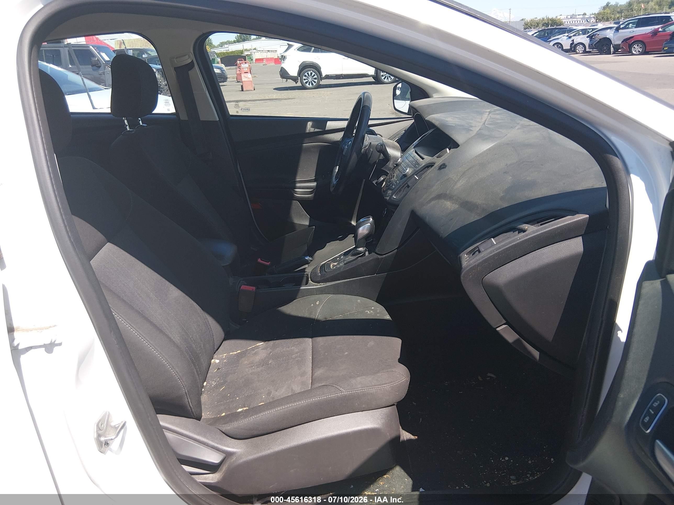 2015 Ford Focus Se White vin: 1FADP3F26FL368915