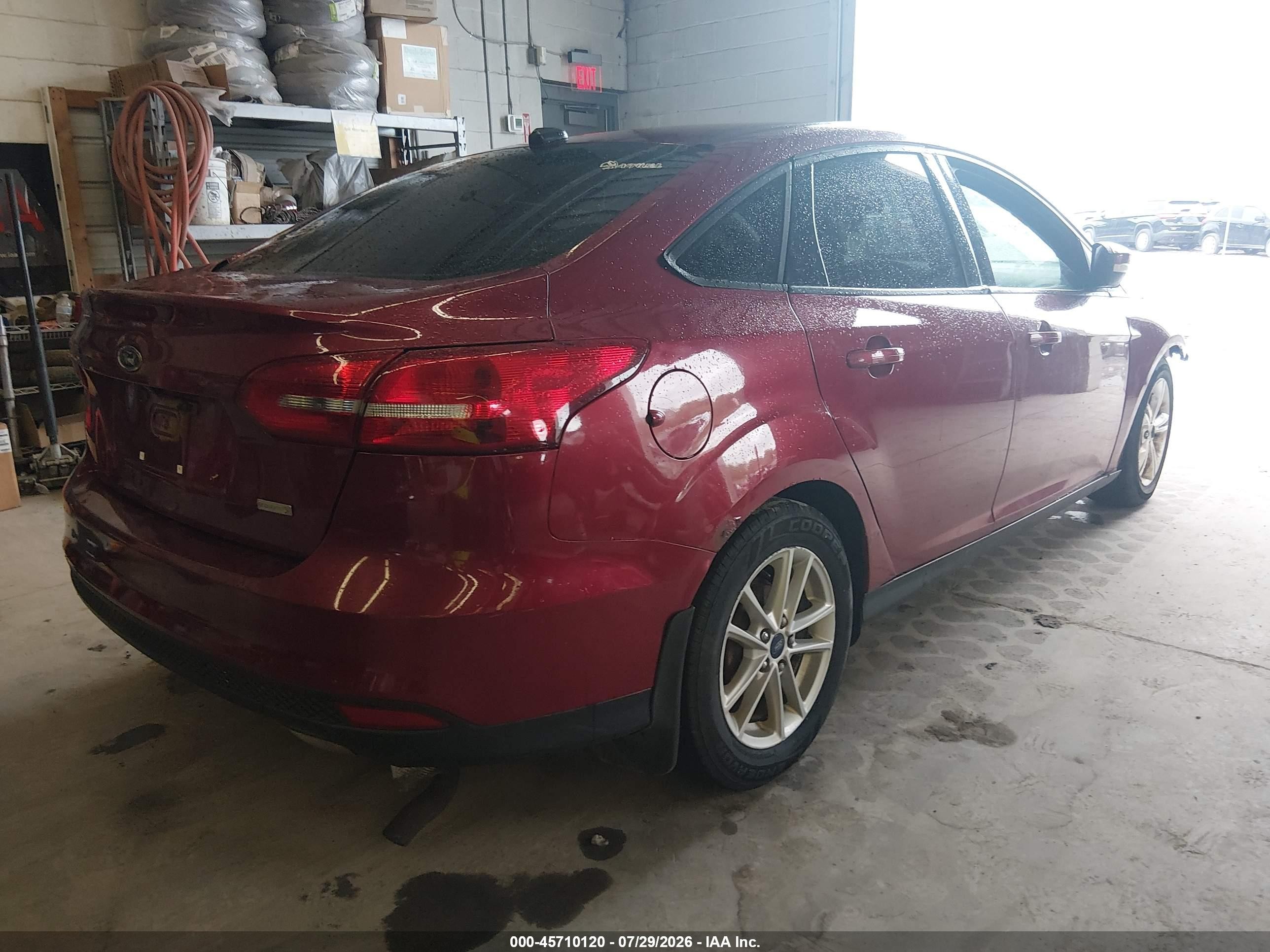 2015 Ford Focus Se Red vin: 1FADP3F26FL372107