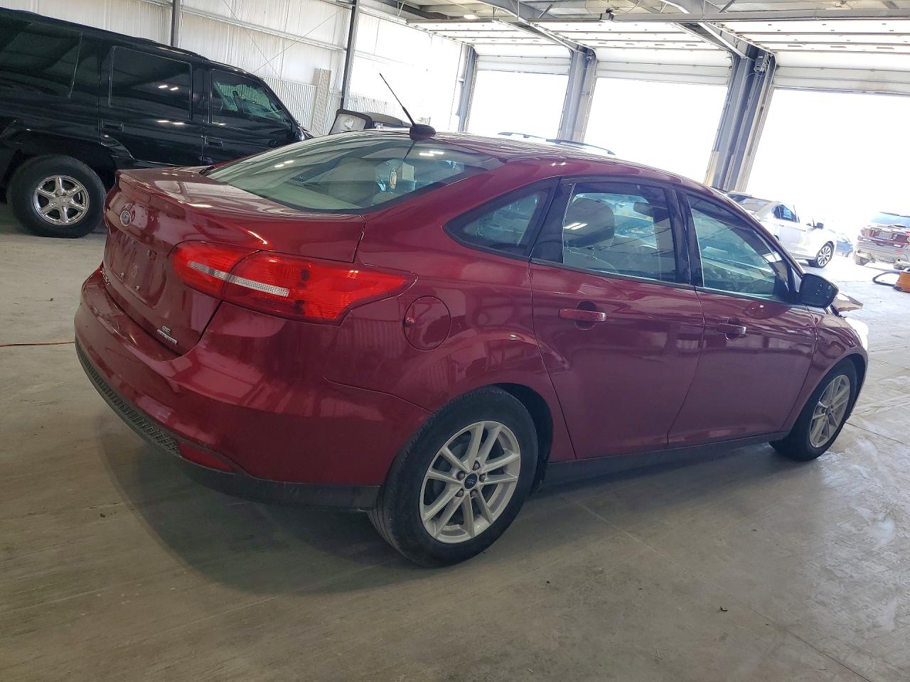 2015 Ford Focus Se Red vin: 1FADP3F26FL374875