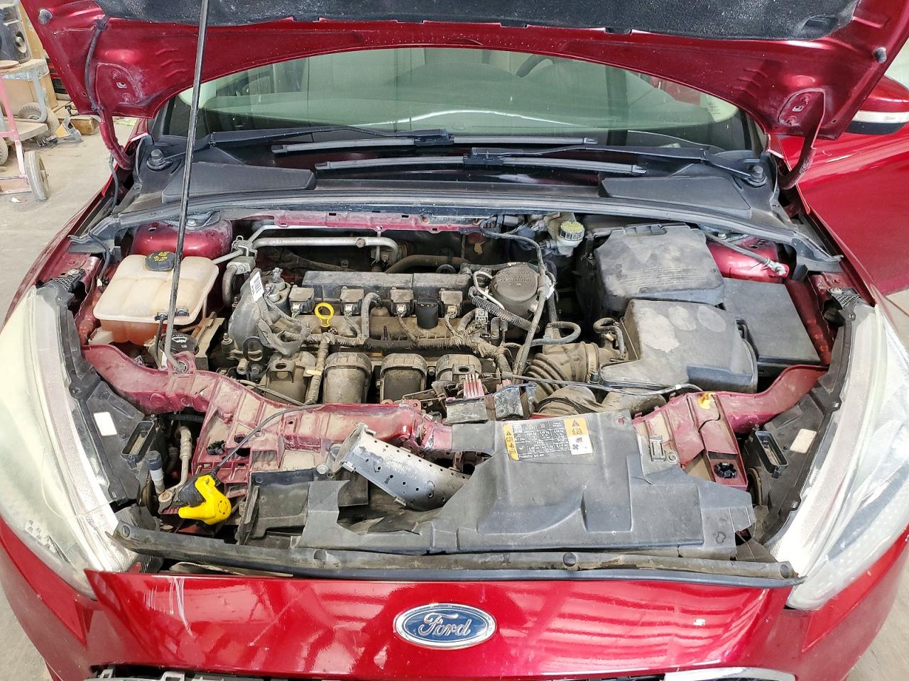 2015 Ford Focus Se Red vin: 1FADP3F26FL374875