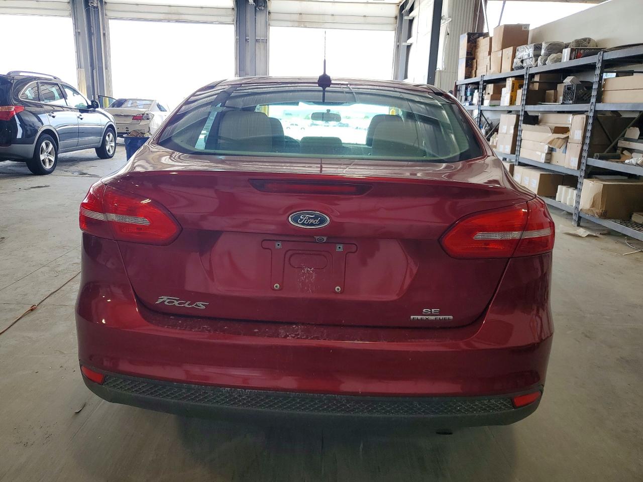 2015 Ford Focus Se Red vin: 1FADP3F26FL374875