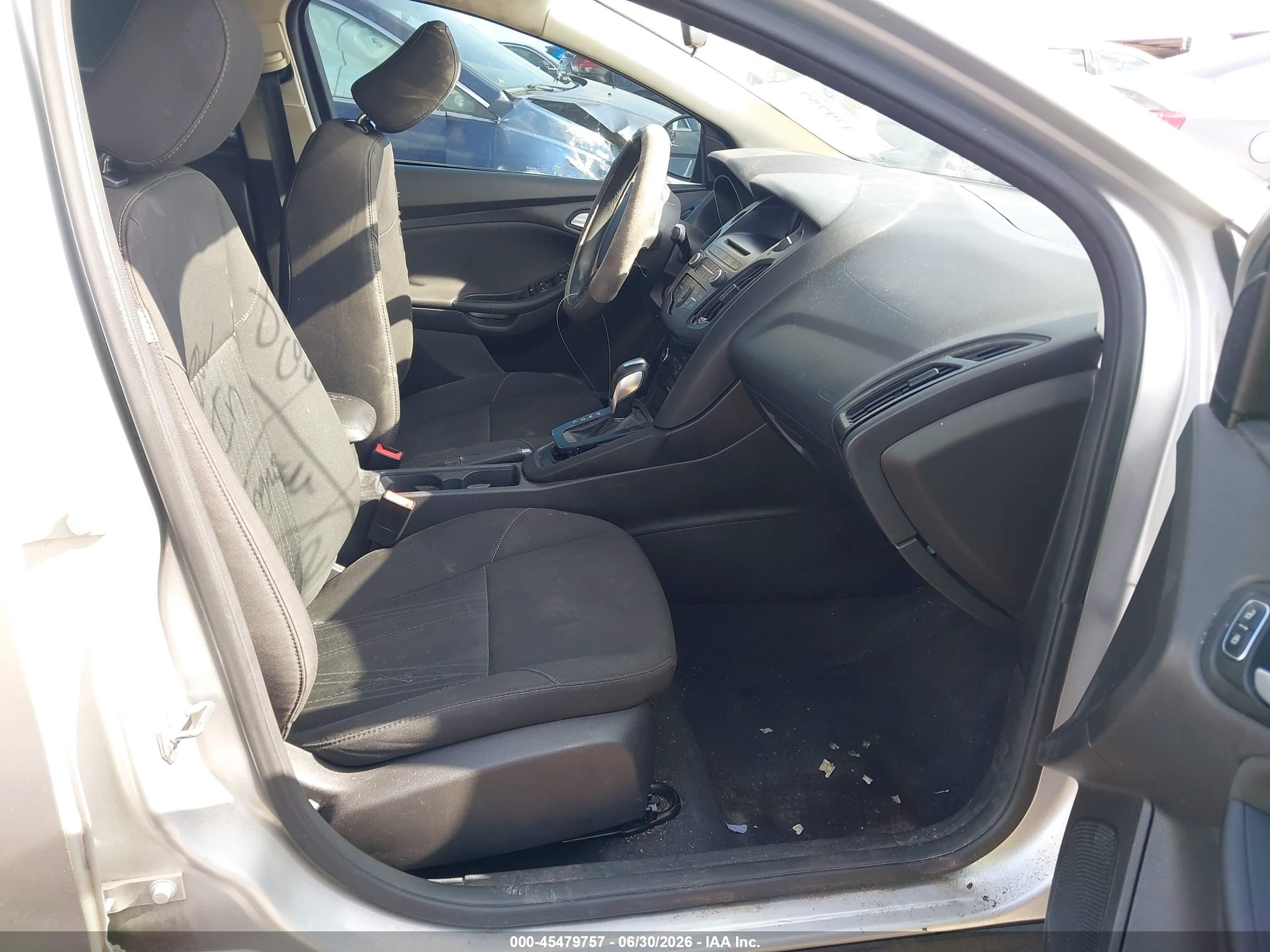 2015 Ford Focus Se Silver vin: 1FADP3F26FL384564