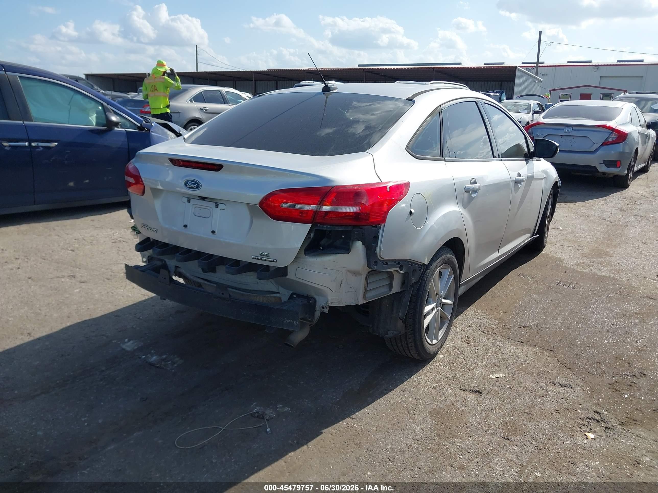 2015 Ford Focus Se Silver vin: 1FADP3F26FL384564