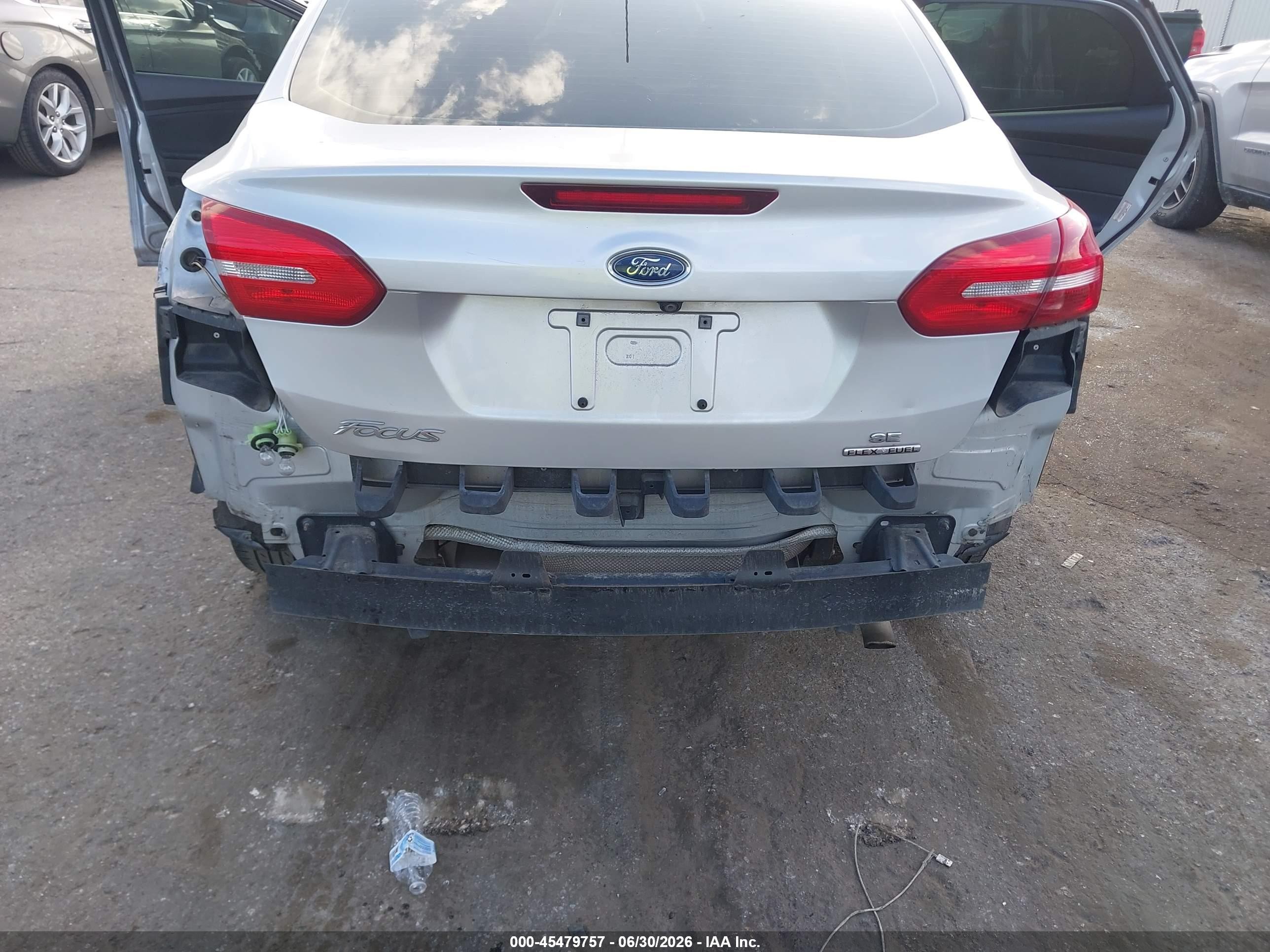2015 Ford Focus Se Silver vin: 1FADP3F26FL384564
