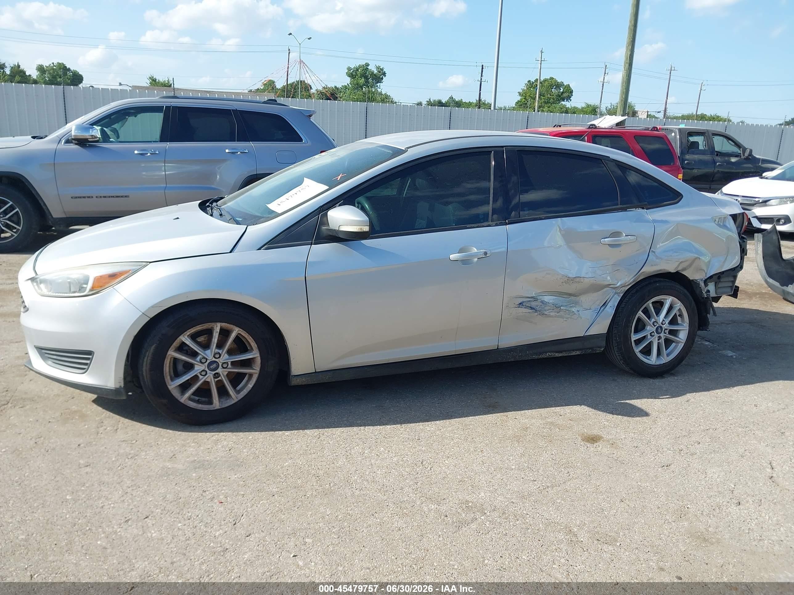2015 Ford Focus Se Silver vin: 1FADP3F26FL384564