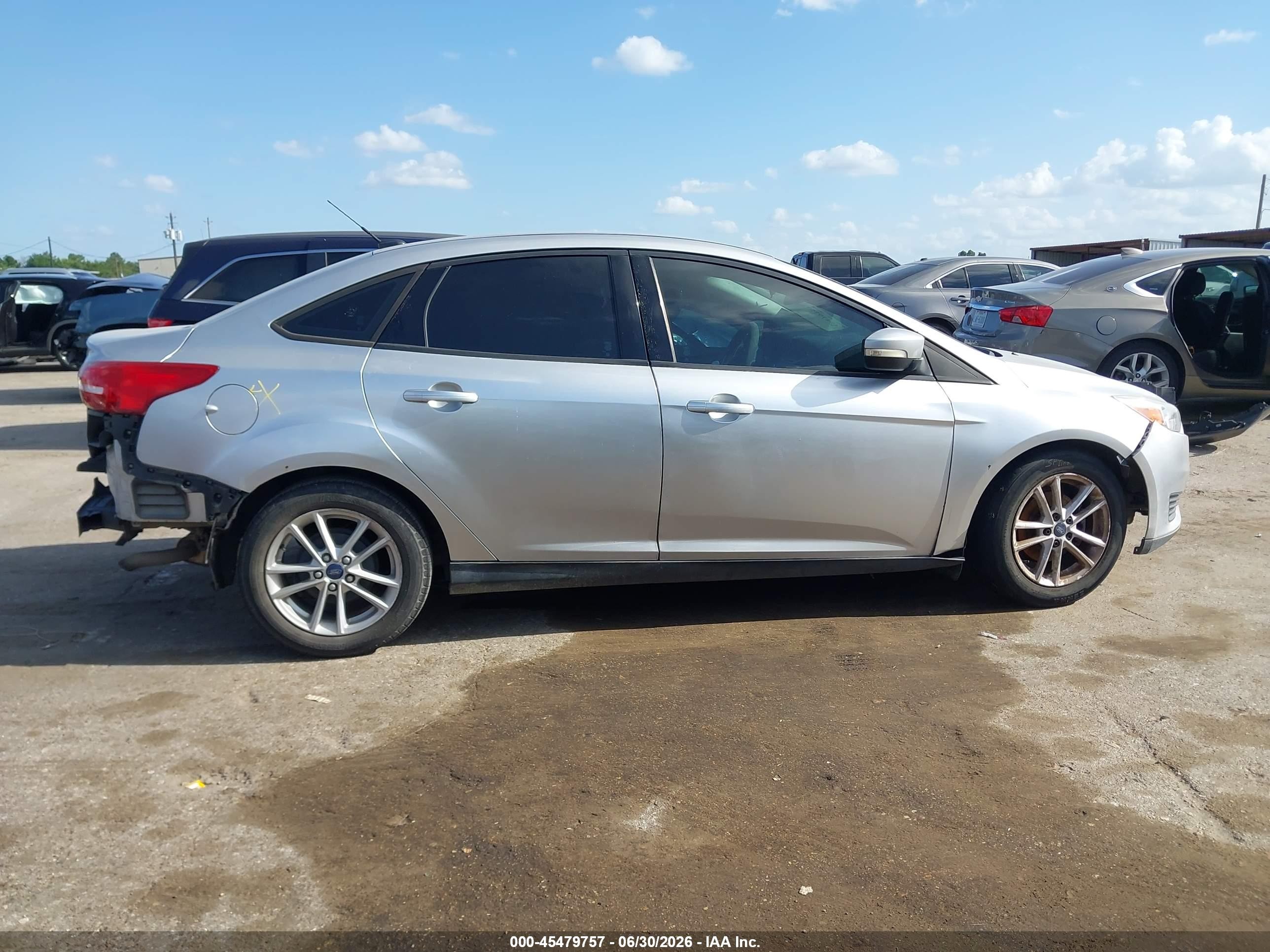2015 Ford Focus Se Silver vin: 1FADP3F26FL384564