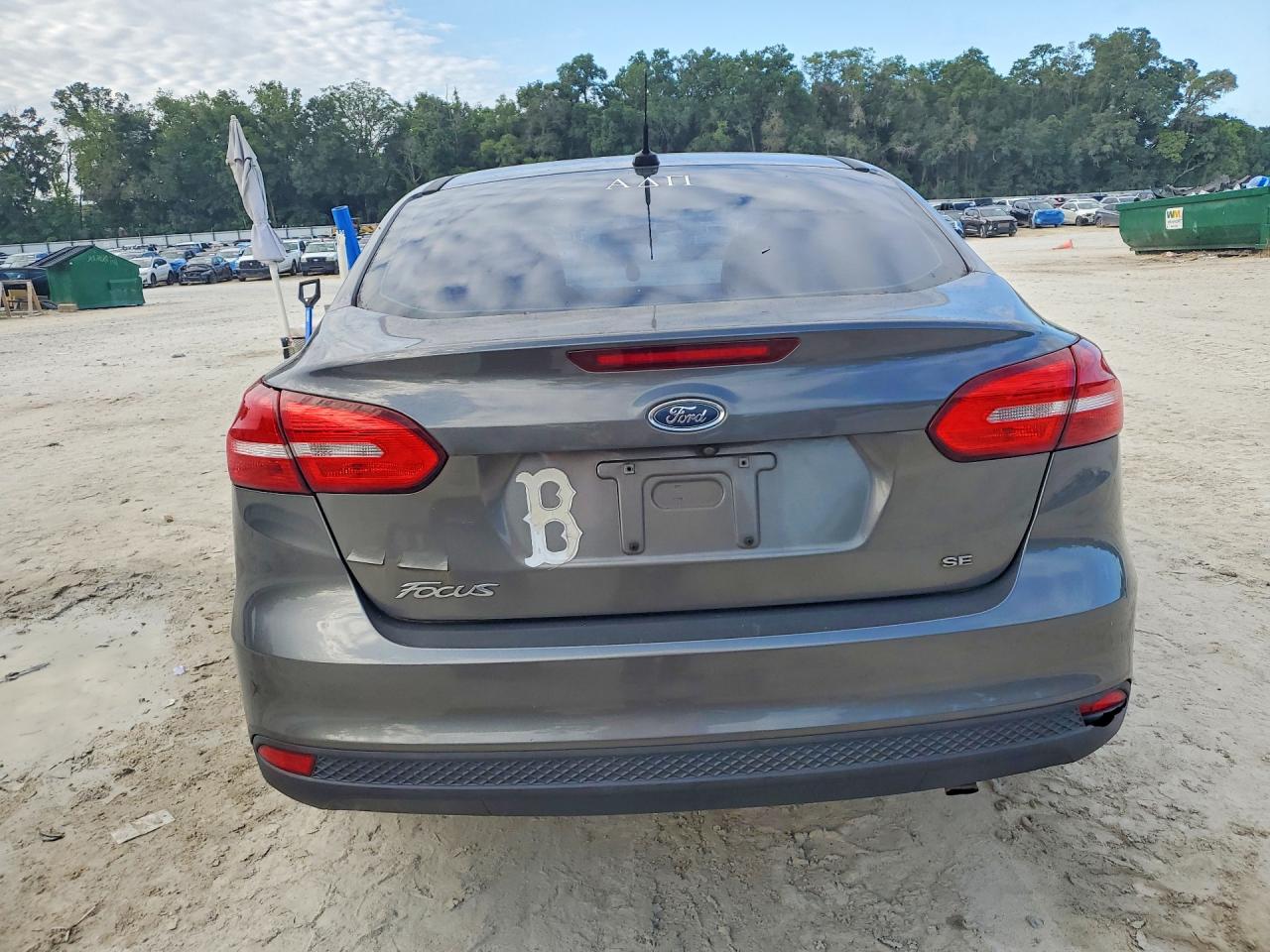 2016 Ford Focus Se Gray vin: 1FADP3F26GL242684