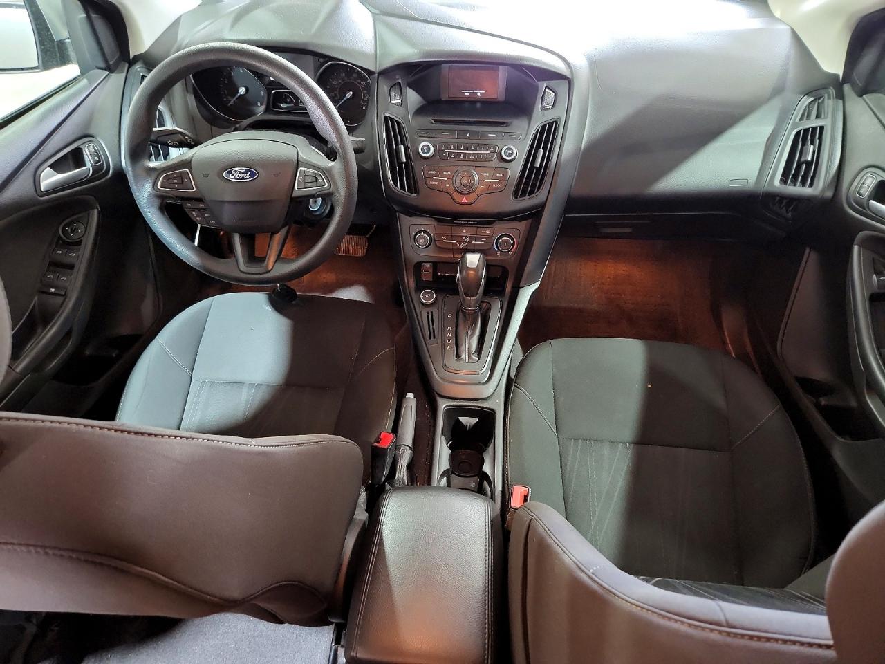 2016 Ford Focus Se Gray vin: 1FADP3F26GL299810