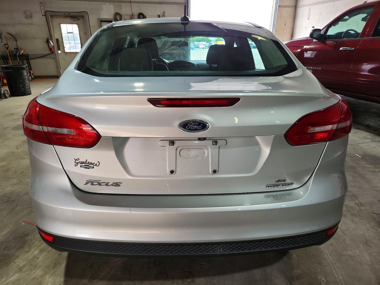 2016 Ford Focus Se Gray vin: 1FADP3F26GL299810