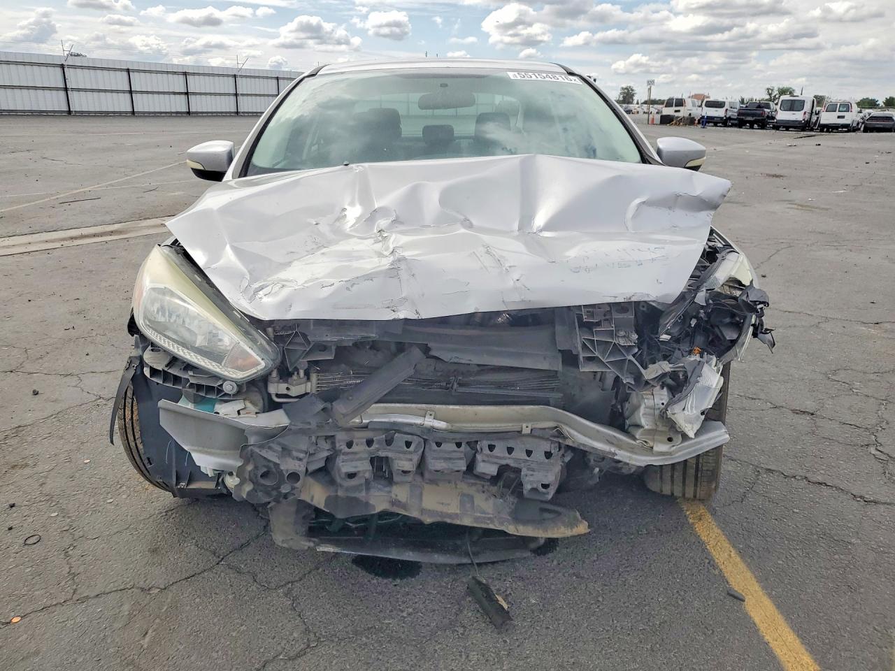 2016 Ford Focus Se Silver vin: 1FADP3F26GL365952