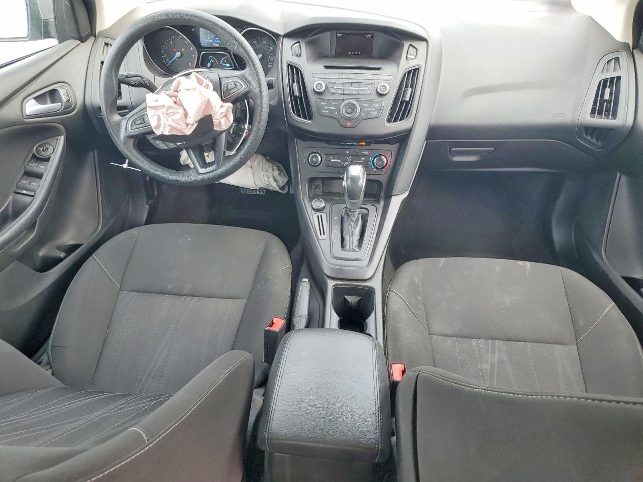 2016 Ford Focus Se Silver vin: 1FADP3F26GL365952