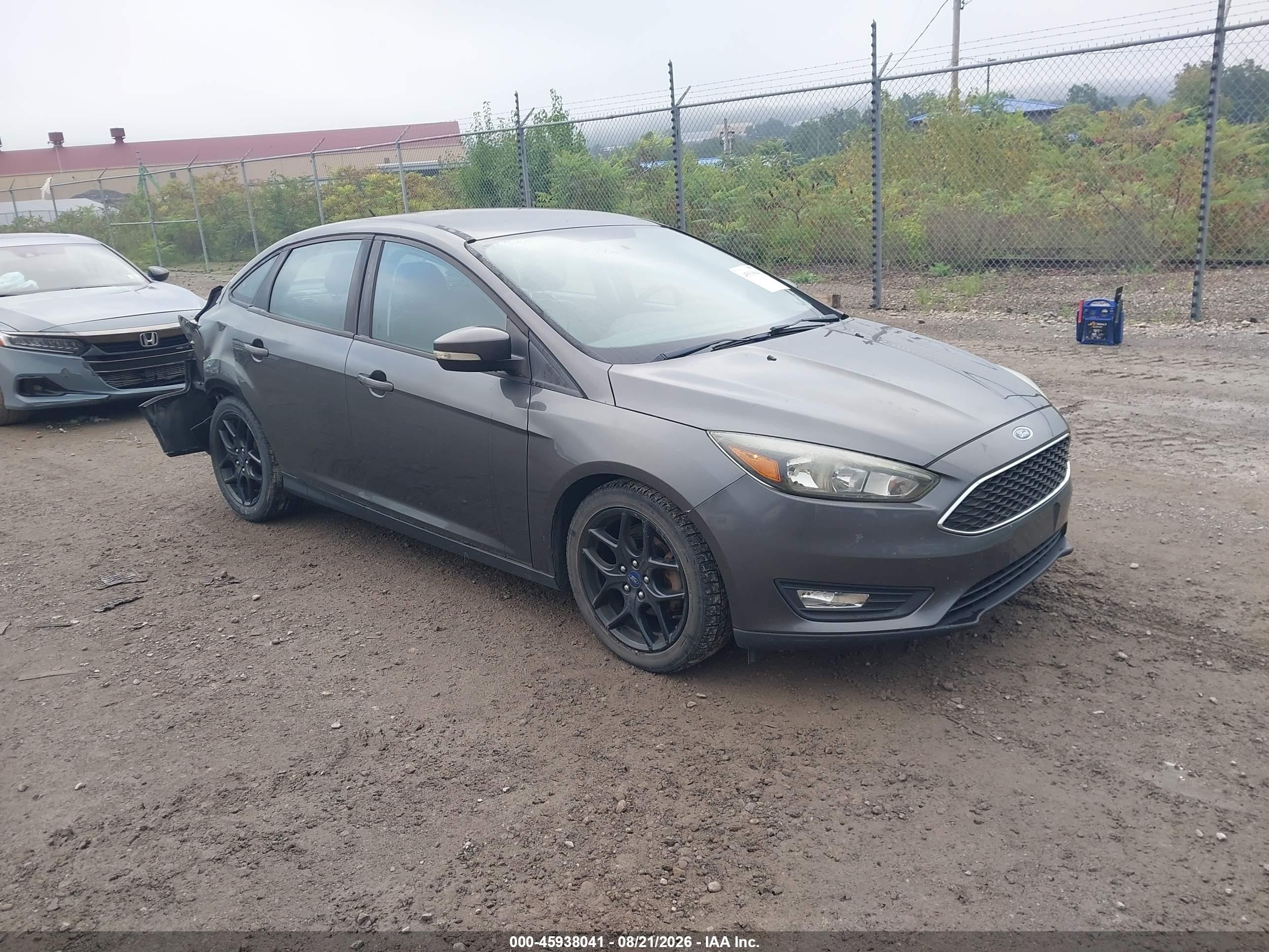 2016 Ford Focus Se Gray vin: 1FADP3F26GL397834