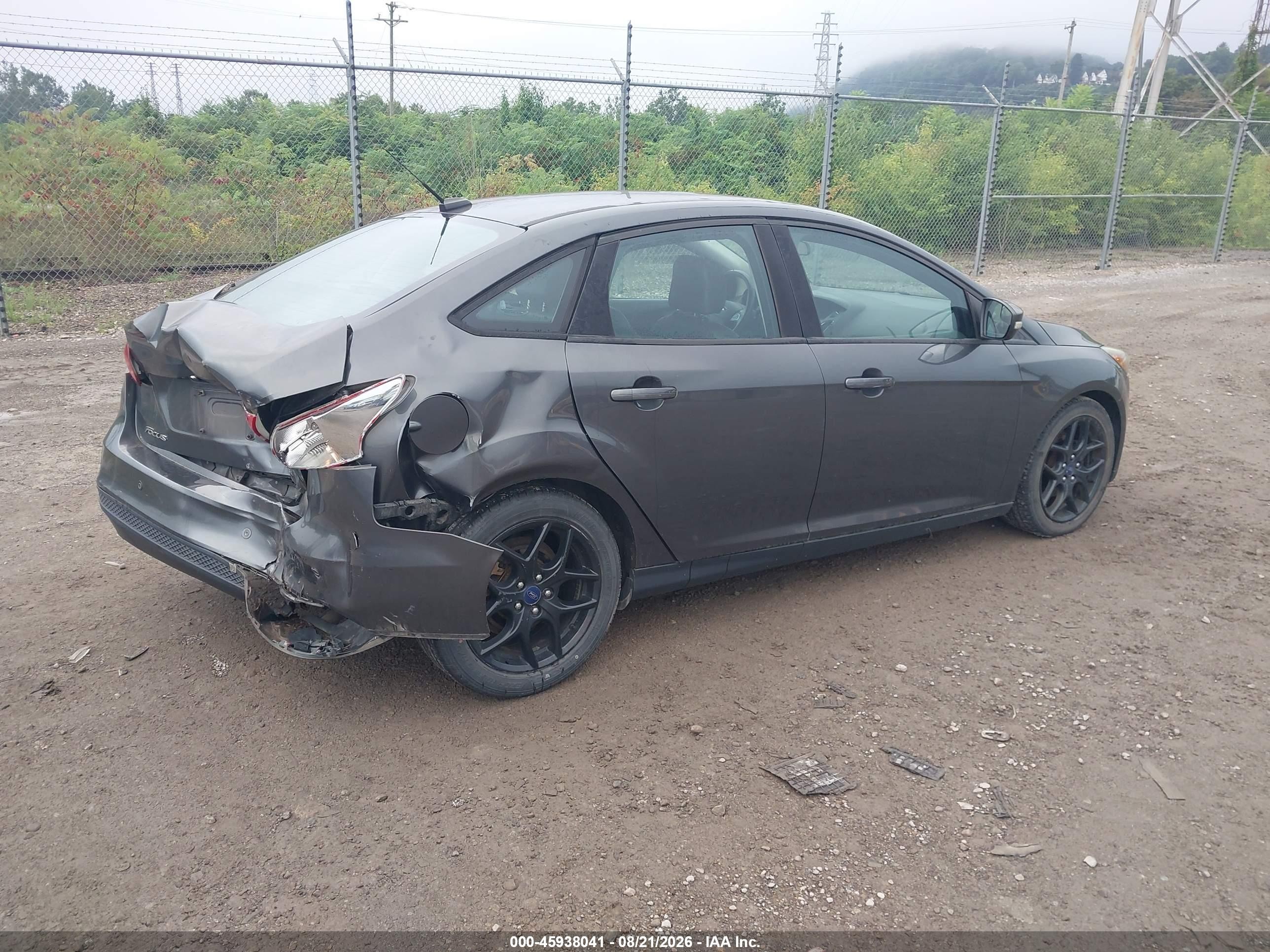 2016 Ford Focus Se Gray vin: 1FADP3F26GL397834