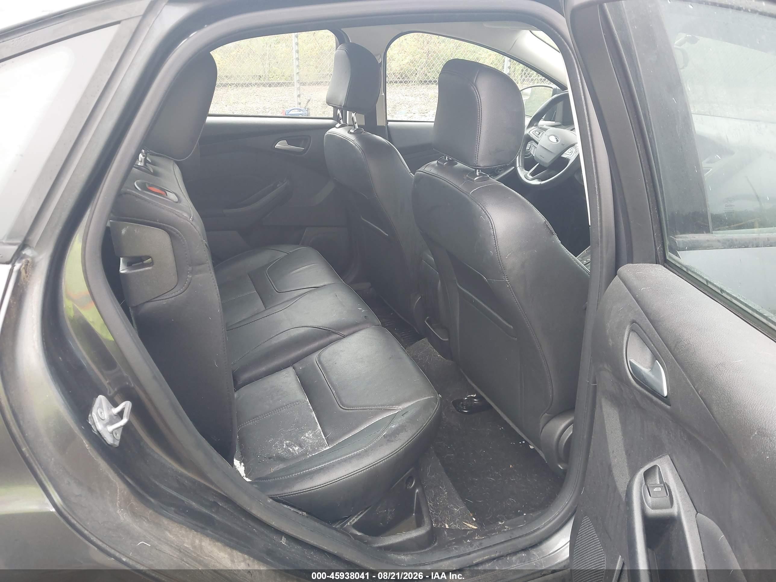 2016 Ford Focus Se Gray vin: 1FADP3F26GL397834