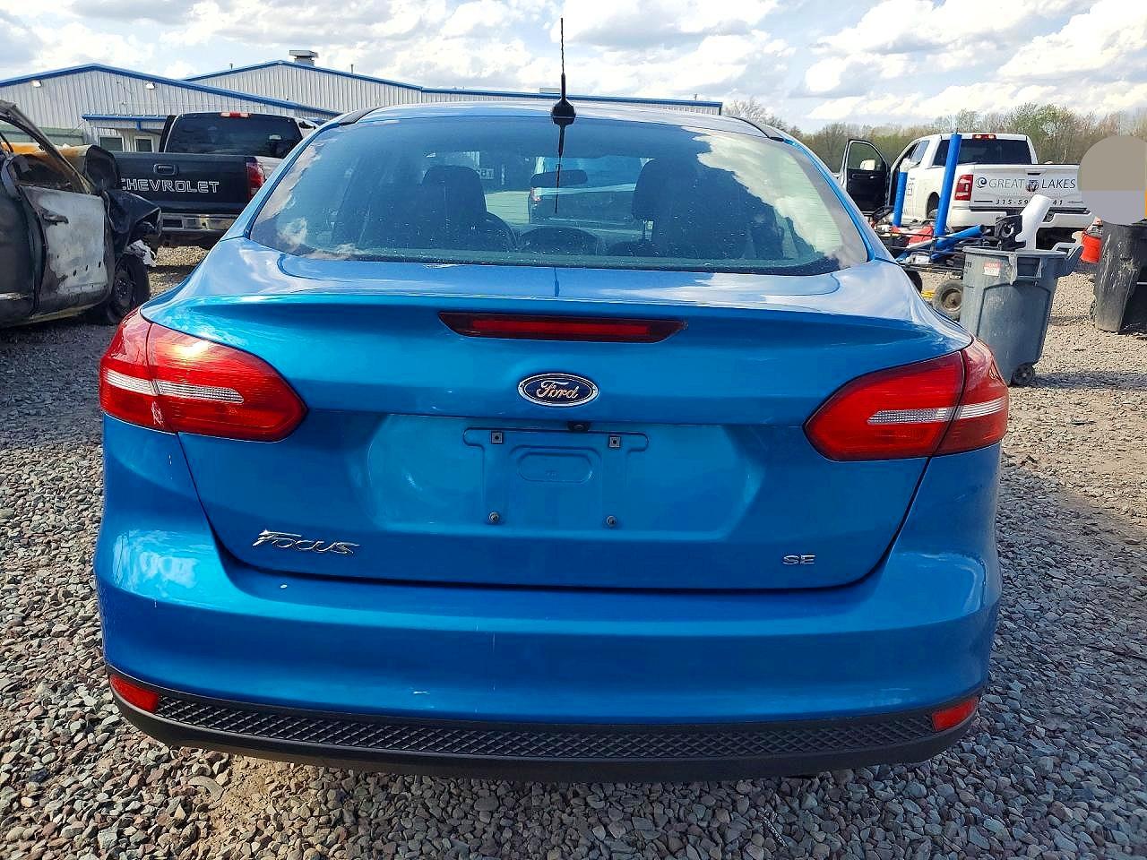 2017 Ford Focus Se Blue vin: 1FADP3F26HL250818