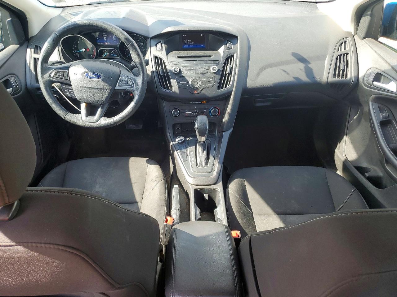 2017 Ford Focus Se Blue vin: 1FADP3F26HL250818