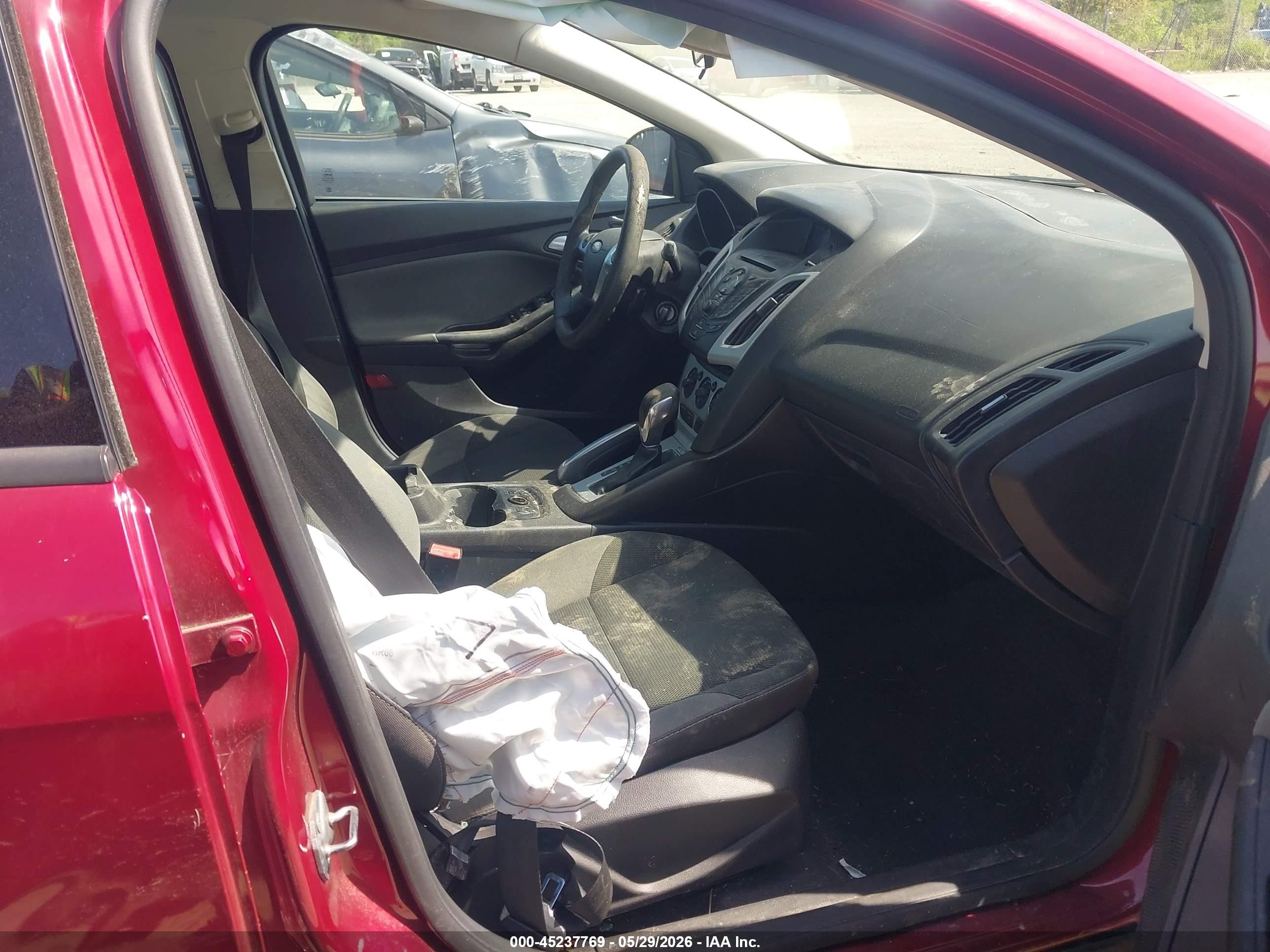 2013 Ford Focus Se Красный vin: 1FADP3F27DL126695