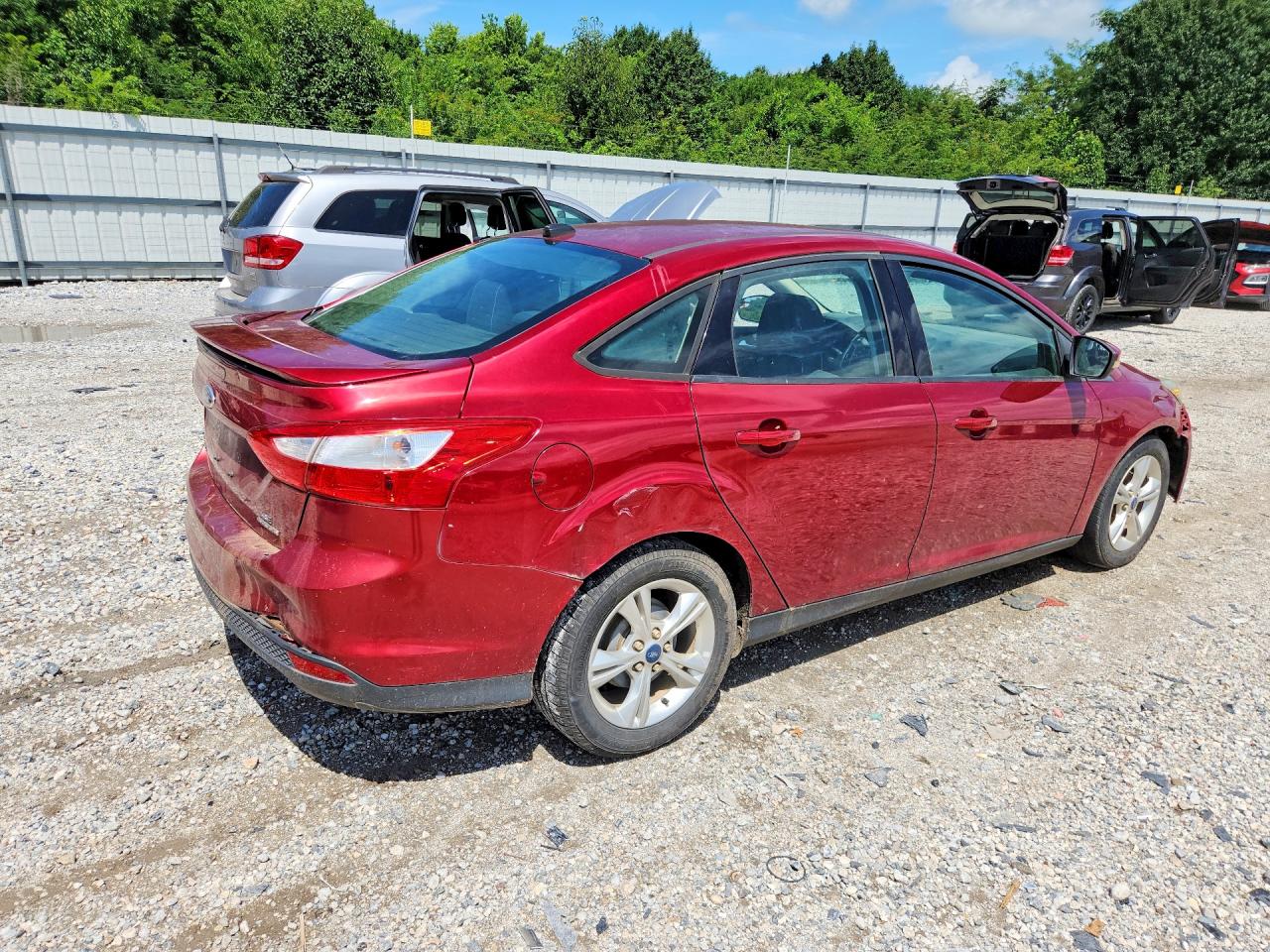 2013 Ford Focus Se Red vin: 1FADP3F27DL131671