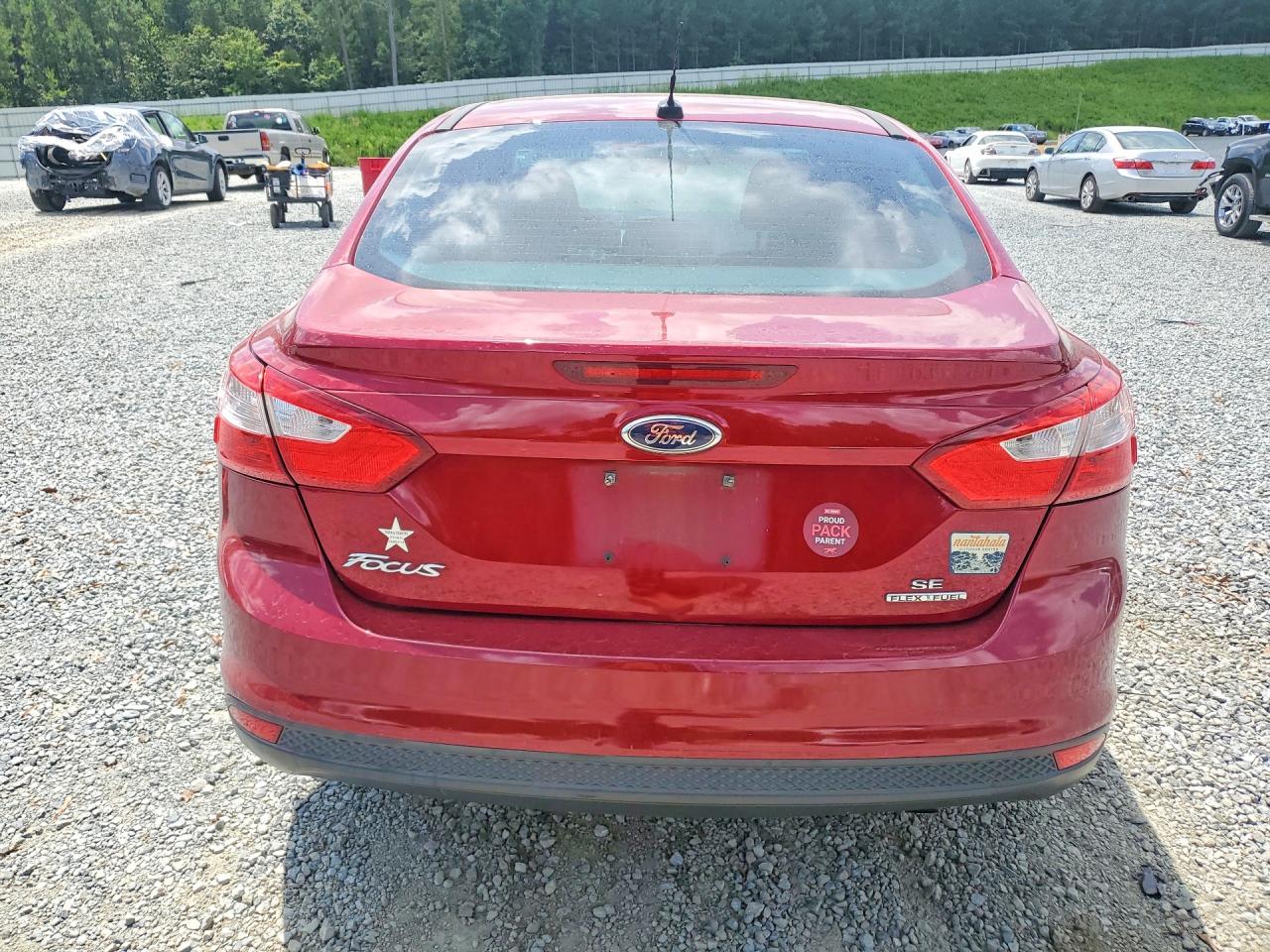 2013 Ford Focus Se Red vin: 1FADP3F27DL167277