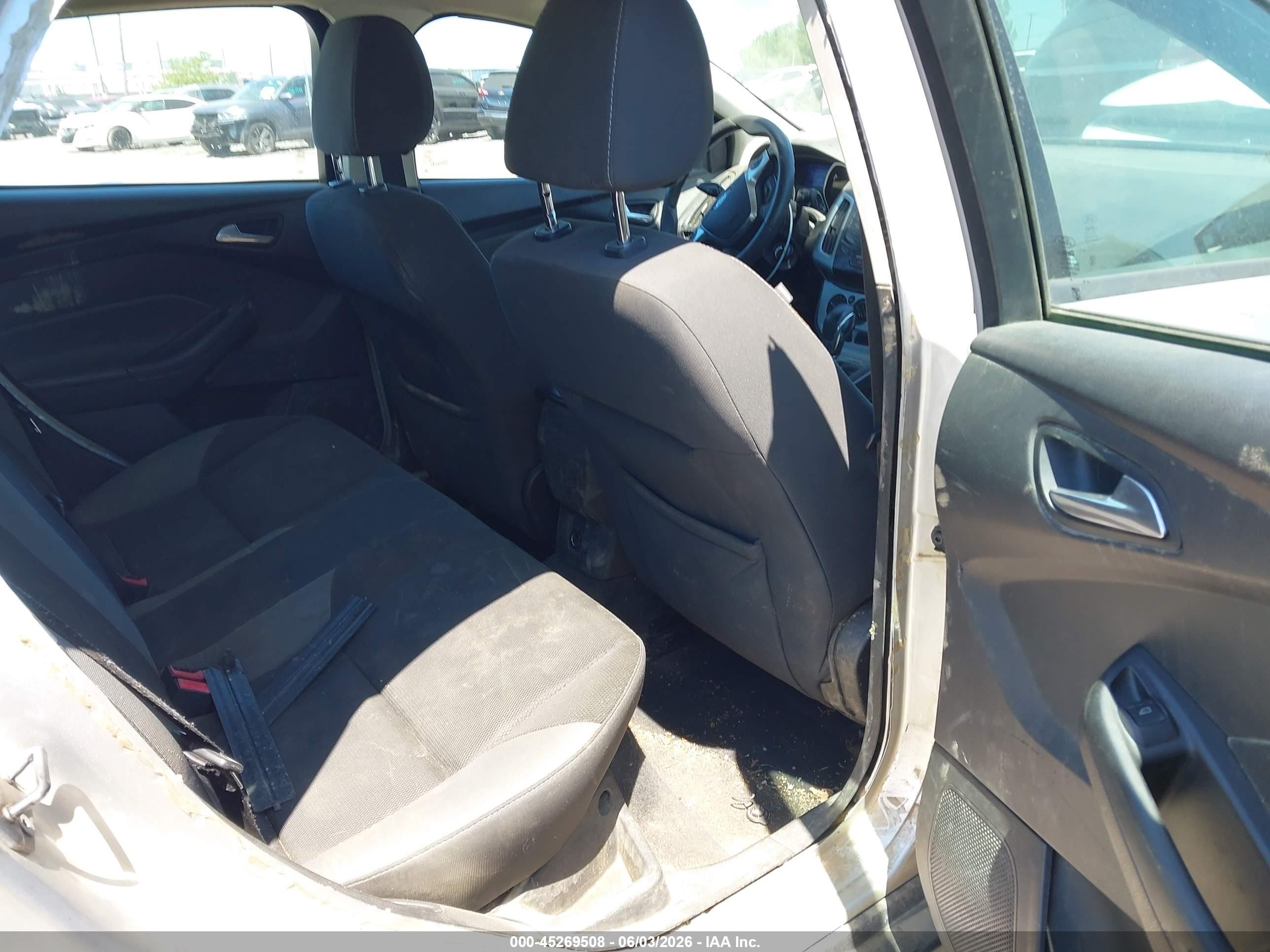 2013 Ford Focus Se Silver vin: 1FADP3F27DL175945