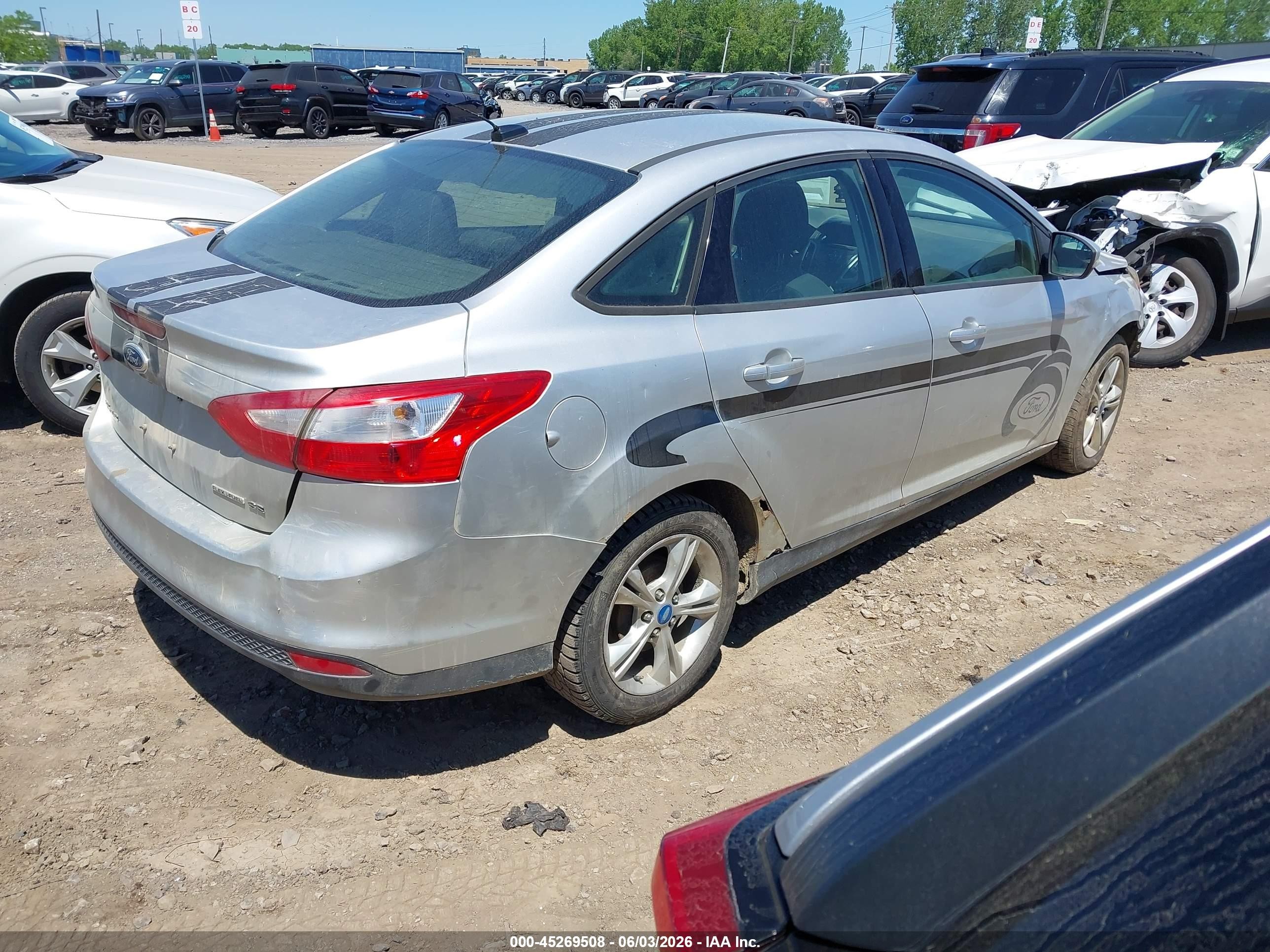 2013 Ford Focus Se Silver vin: 1FADP3F27DL175945