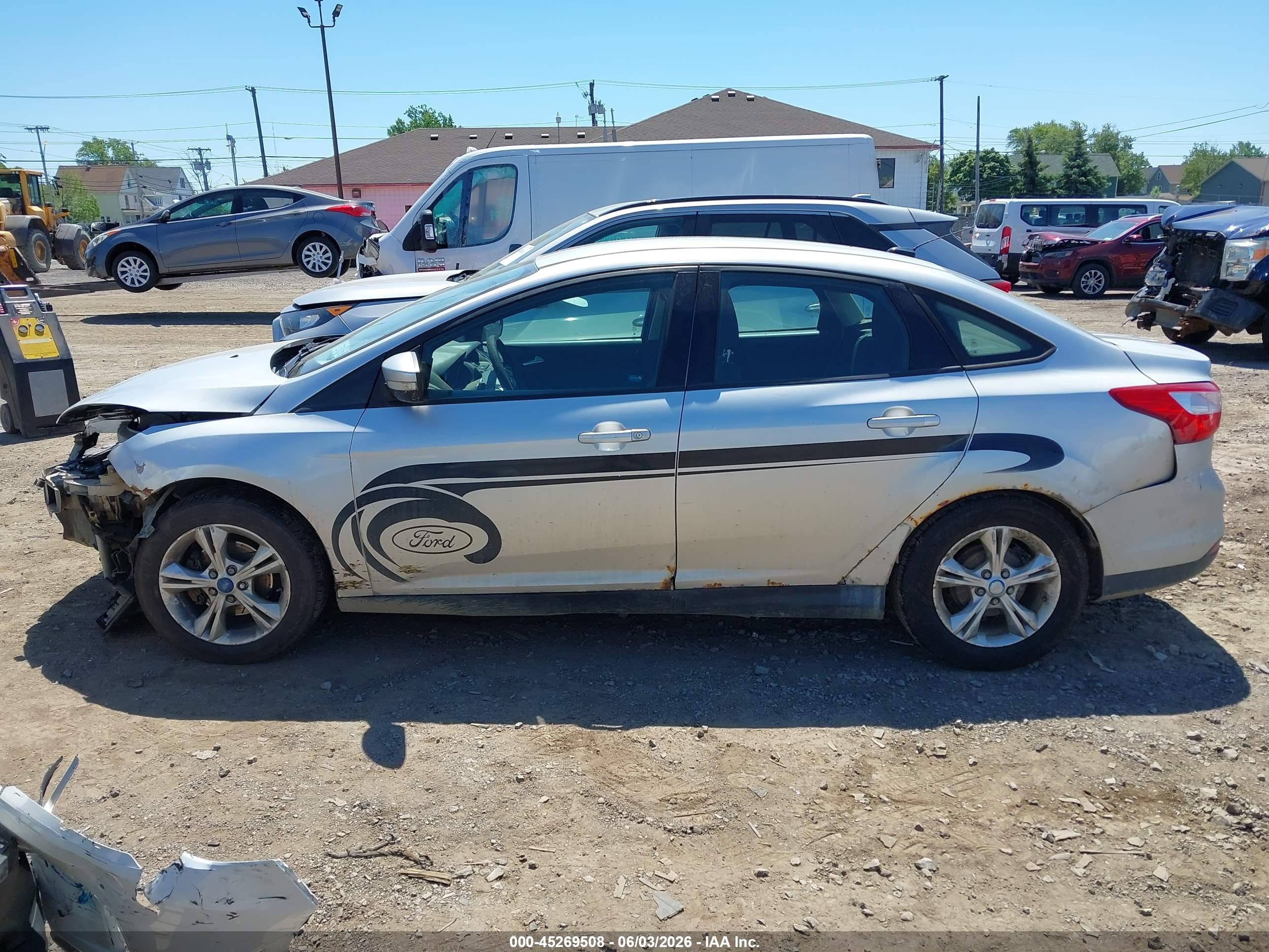 2013 Ford Focus Se Silver vin: 1FADP3F27DL175945