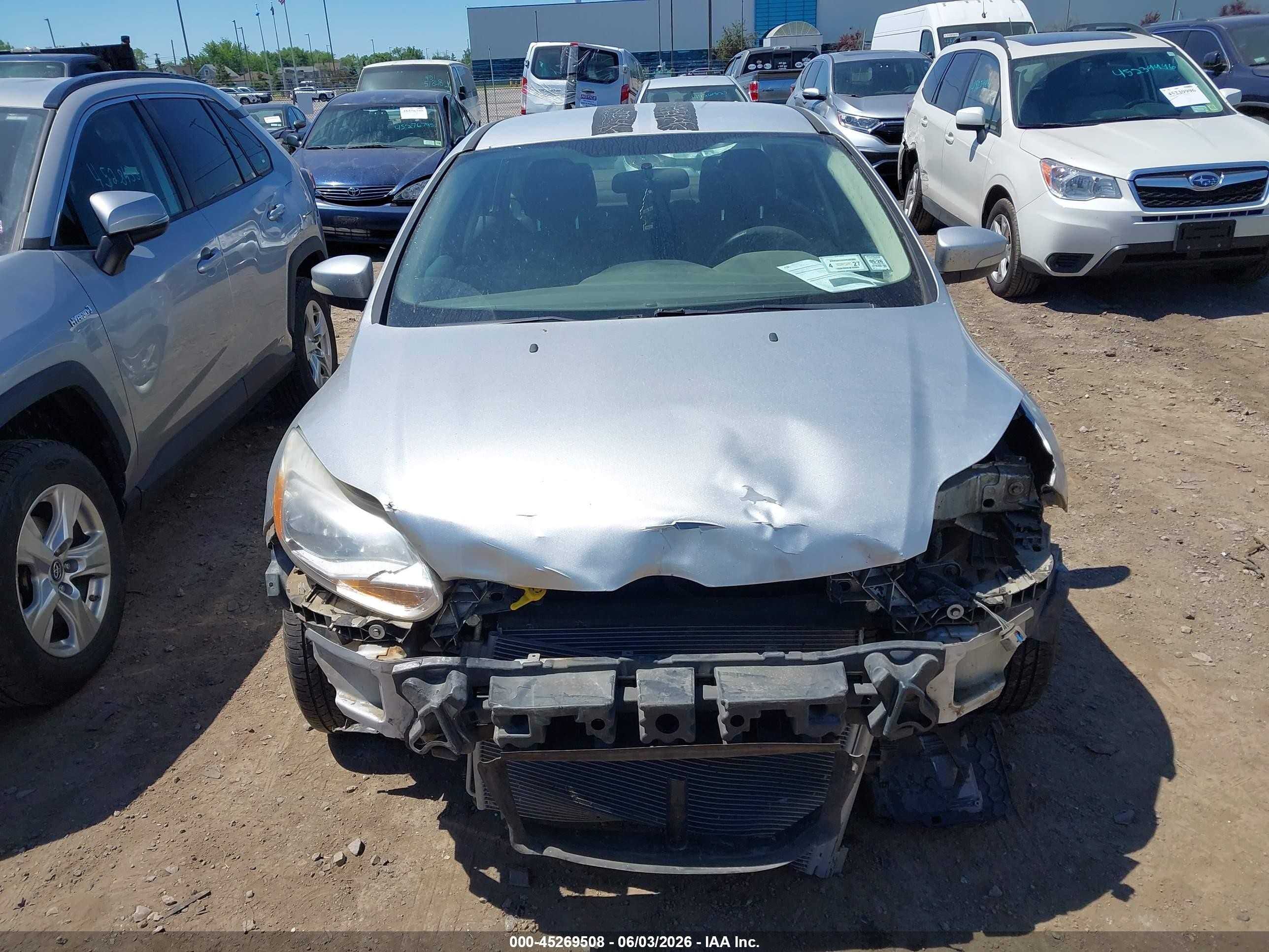 2013 Ford Focus Se Silver vin: 1FADP3F27DL175945