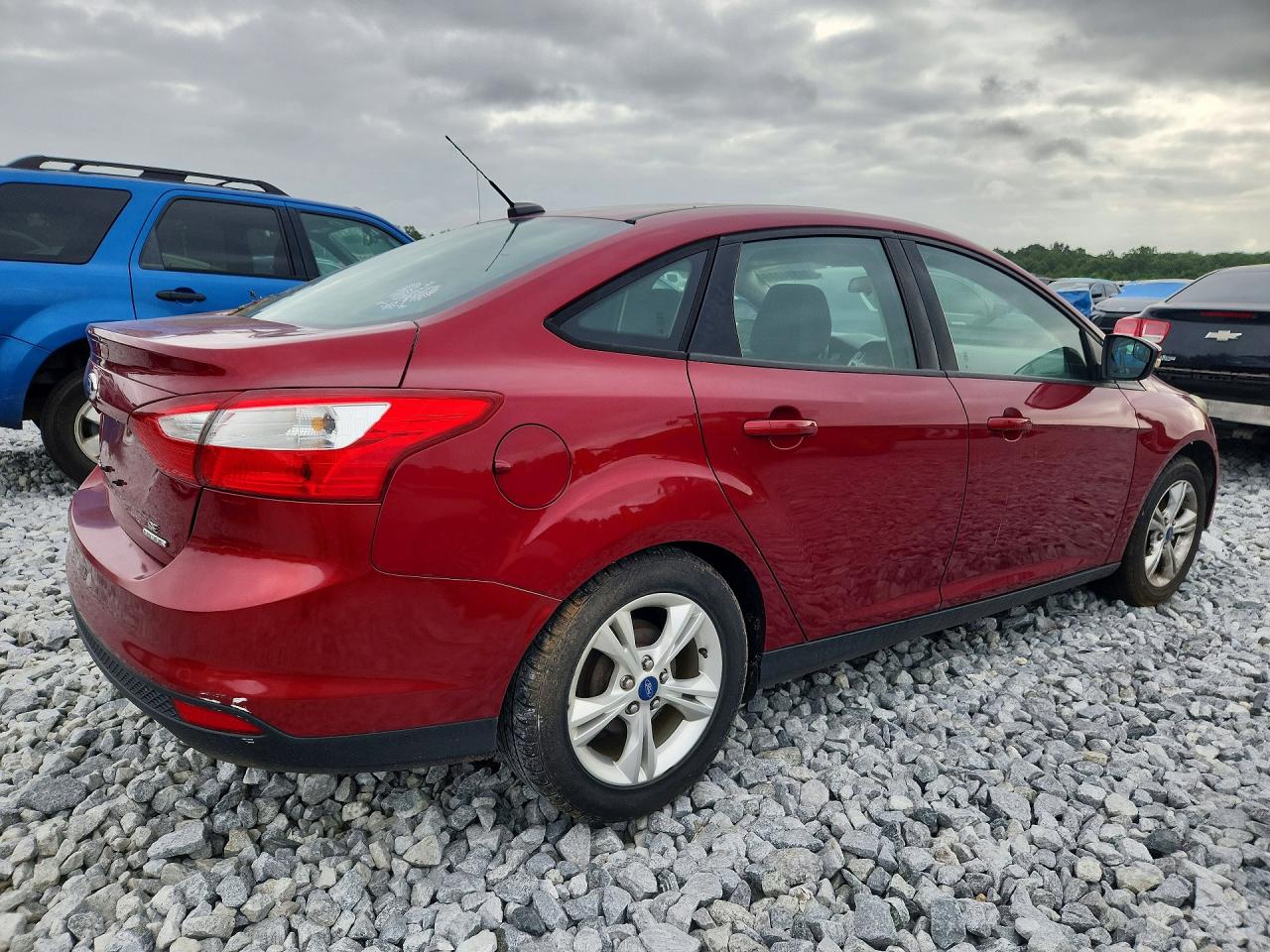 2013 Ford Focus Se Maroon vin: 1FADP3F27DL176397