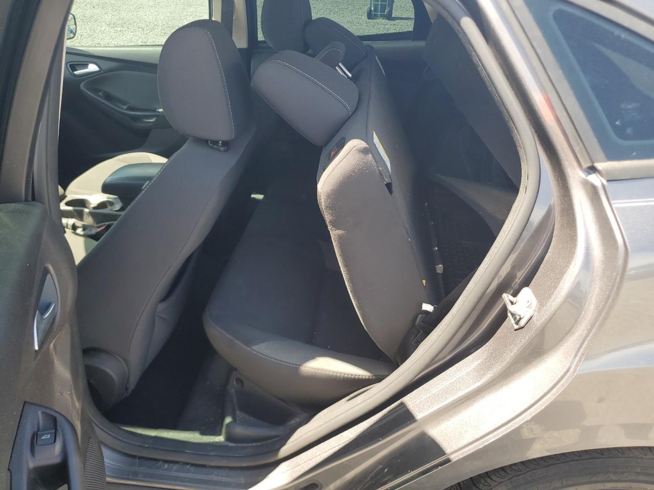 2013 Ford Focus Se Gray vin: 1FADP3F27DL270618