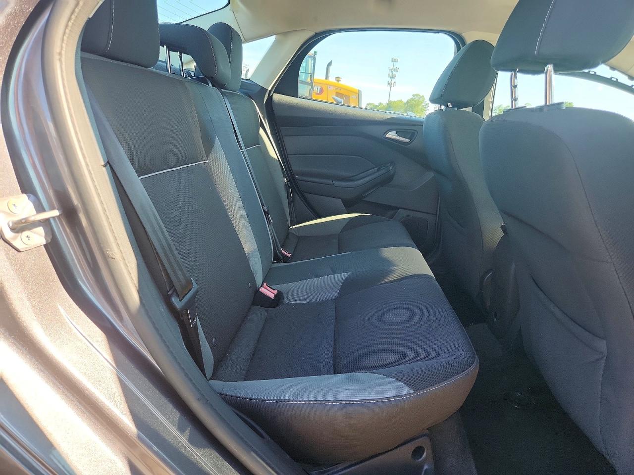 2013 Ford Focus Se Gray vin: 1FADP3F27DL294045