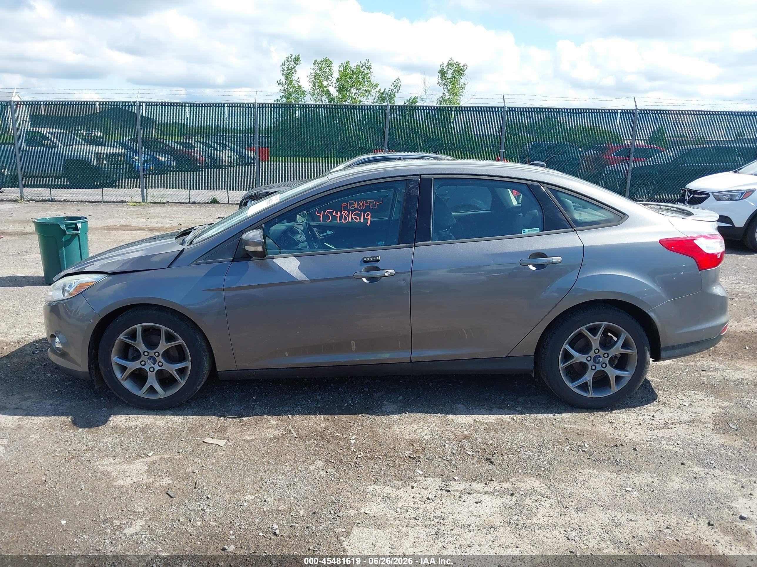2013 Ford Focus Se Gray vin: 1FADP3F27DL294126