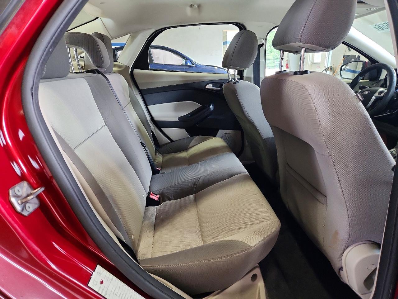 2013 Ford Focus Se Burgundy vin: 1FADP3F27DL327111