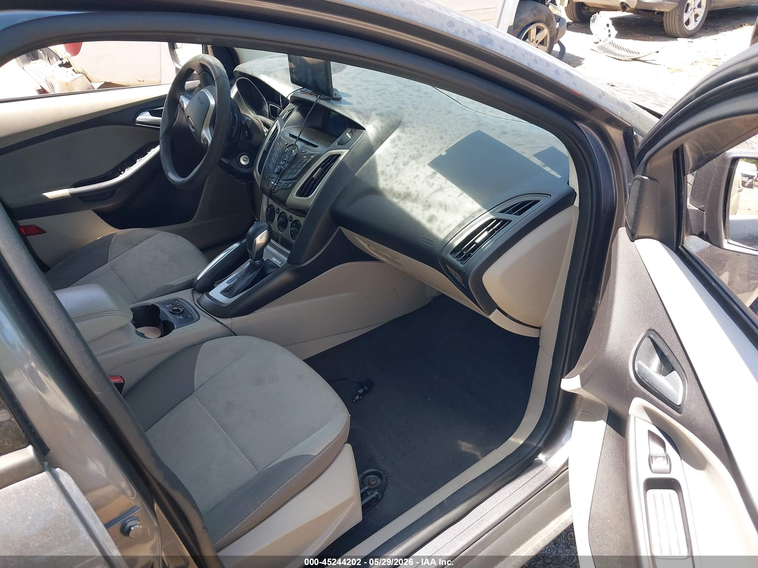 2013 Ford Focus Se Gray vin: 1FADP3F27DL351019