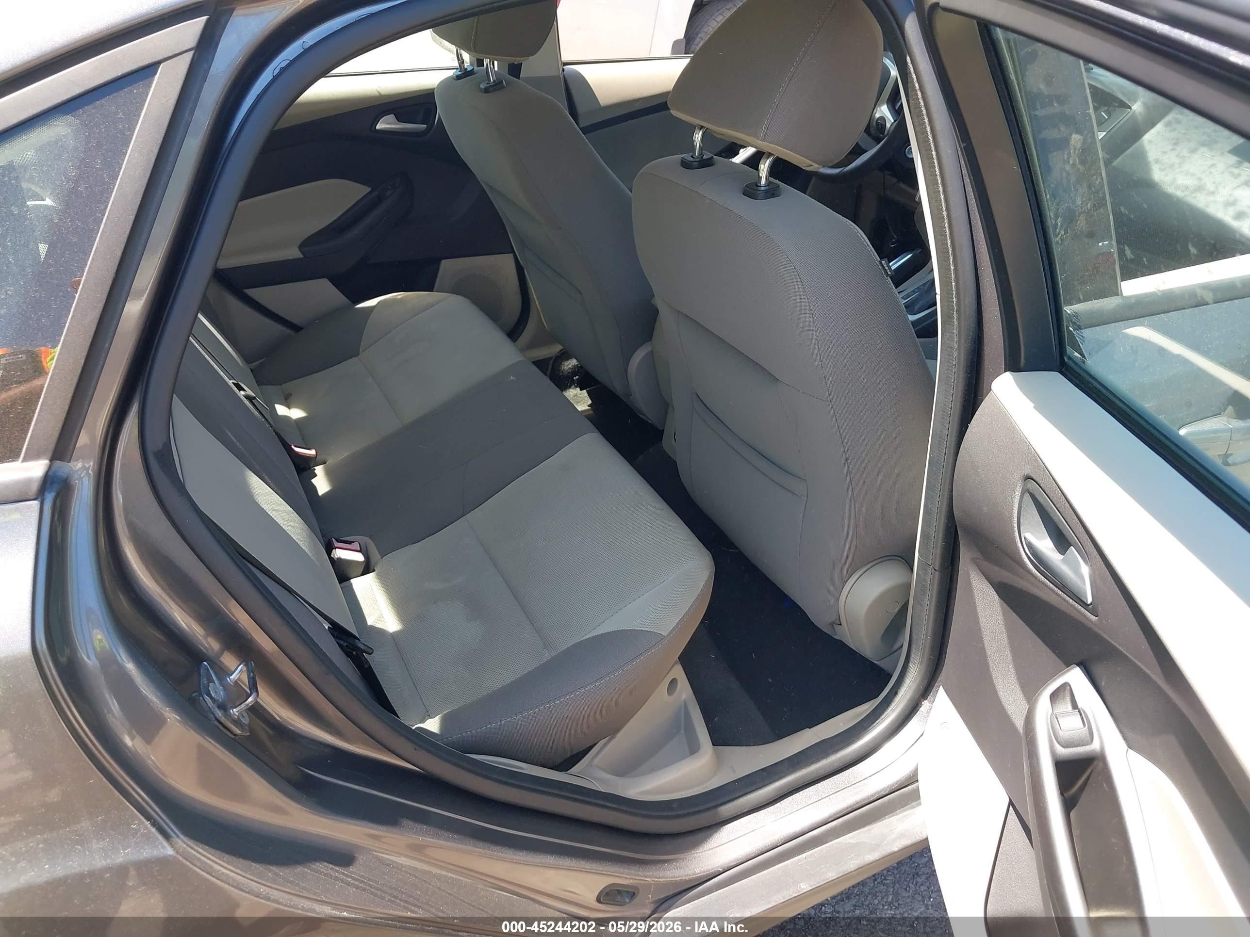 2013 Ford Focus Se Gray vin: 1FADP3F27DL351019