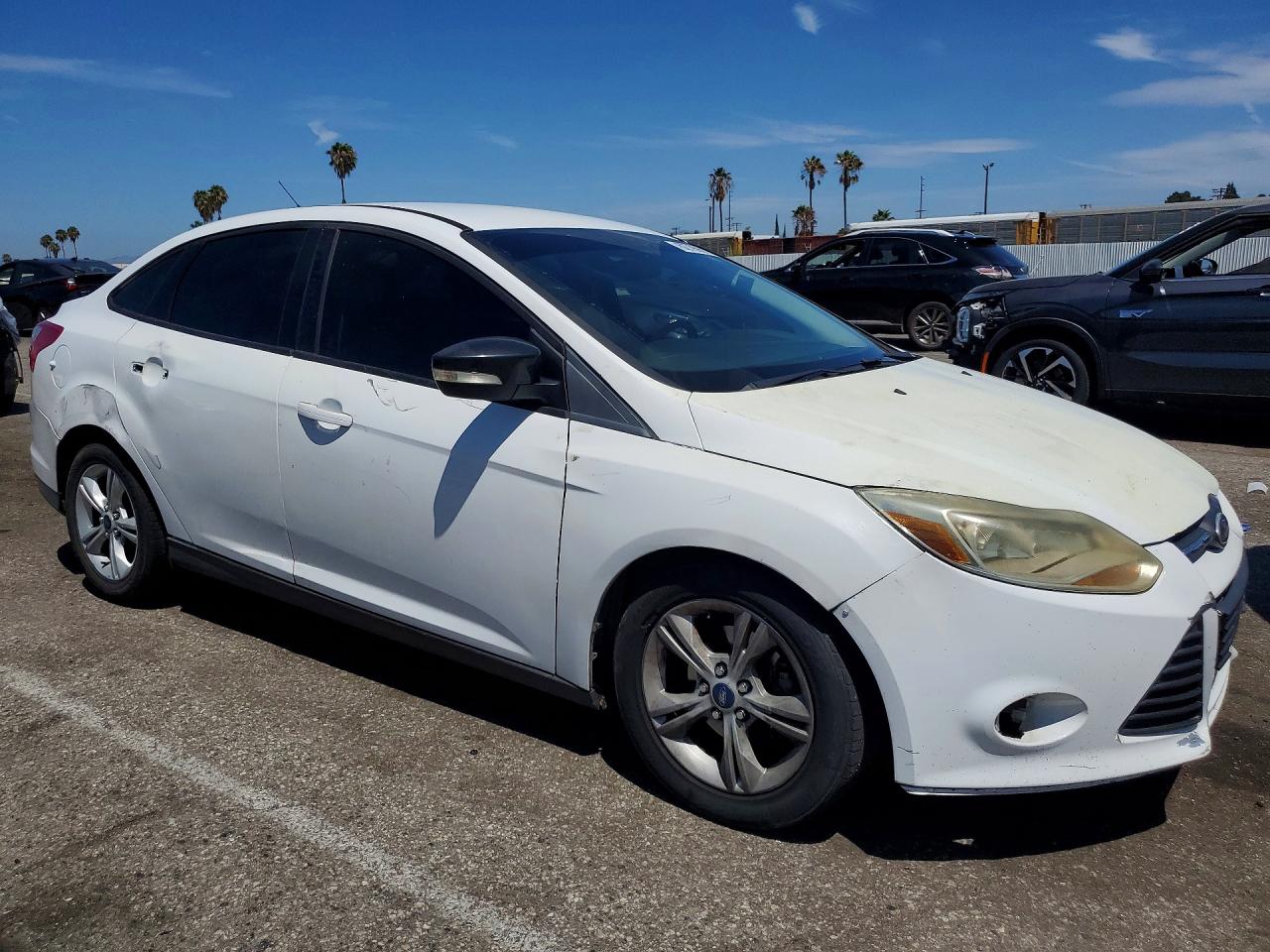 2014 Ford Focus Se White vin: 1FADP3F27EL110840