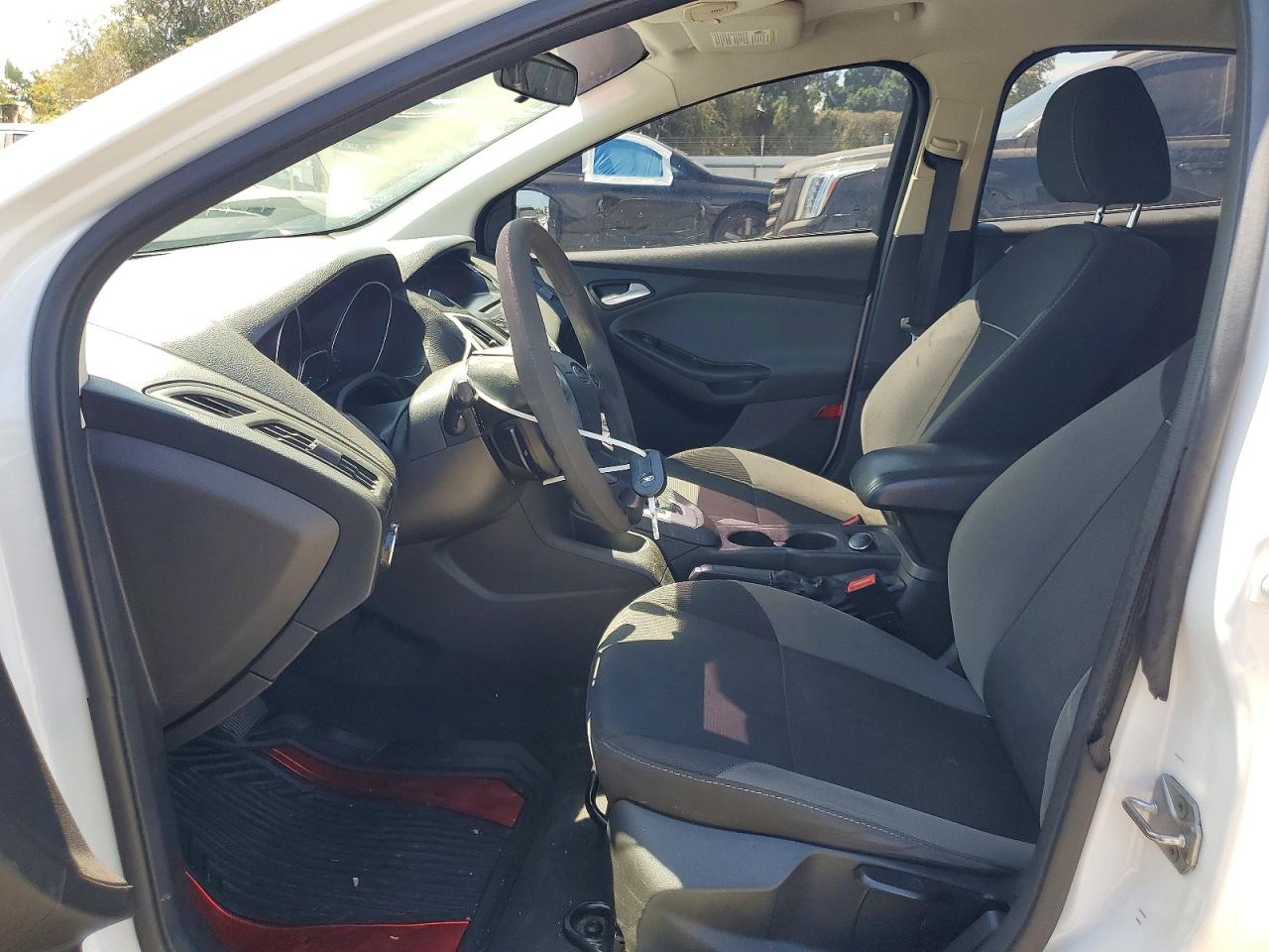 2014 Ford Focus Se White vin: 1FADP3F27EL110840