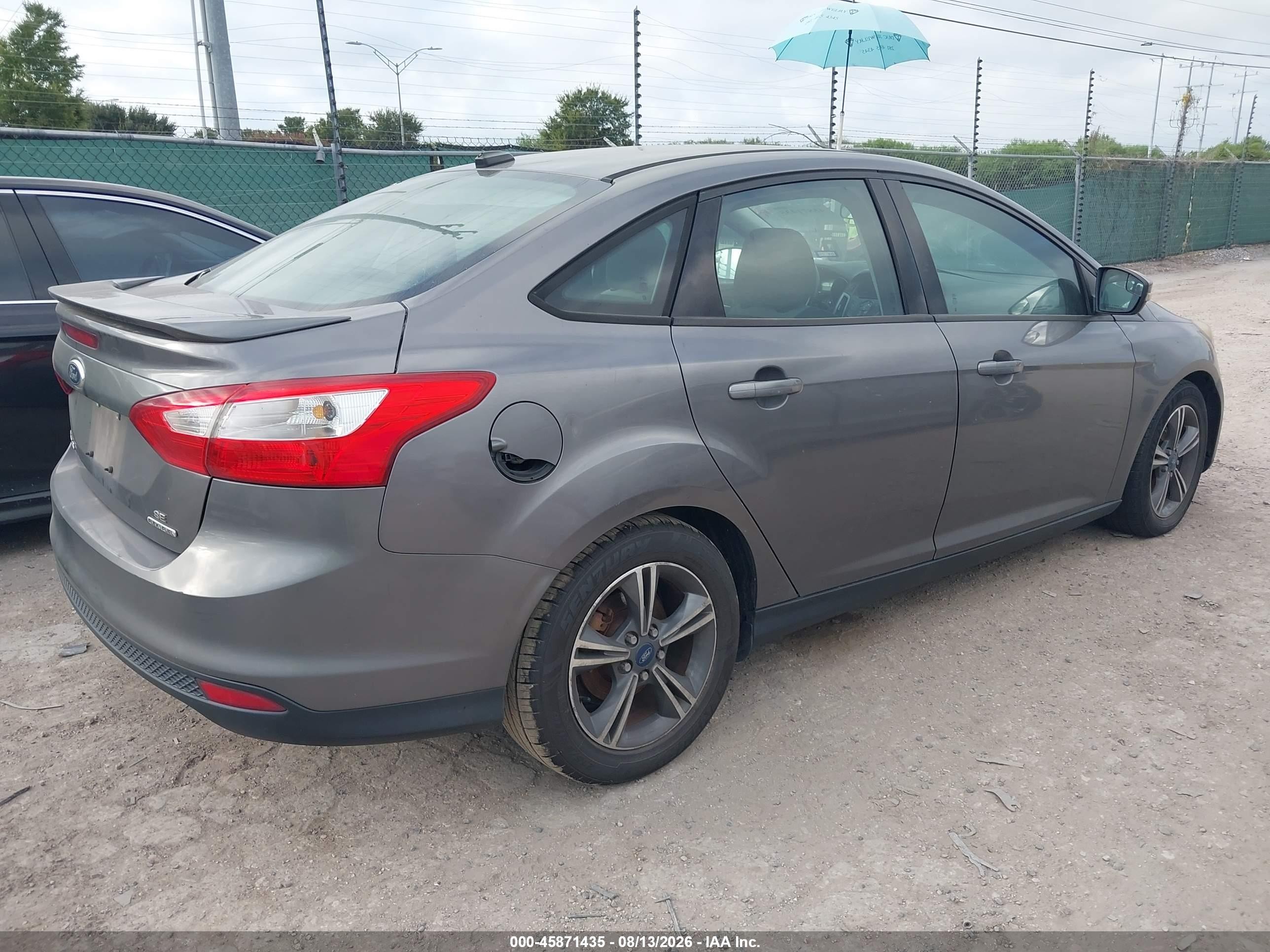 2014 Ford Focus Se Gray vin: 1FADP3F27EL130277